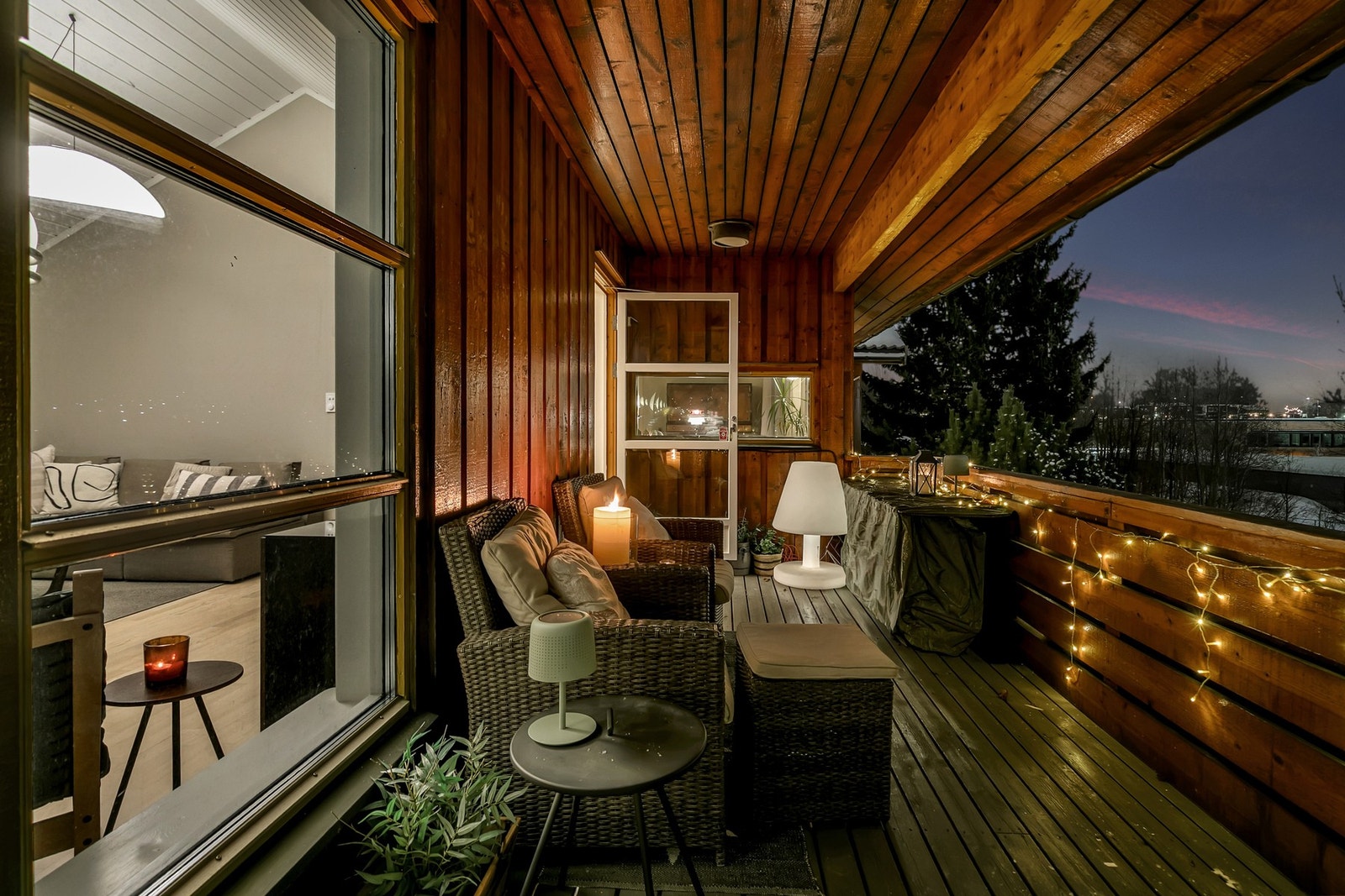 Fra stuen er det utgang til balkong. Galleribilde