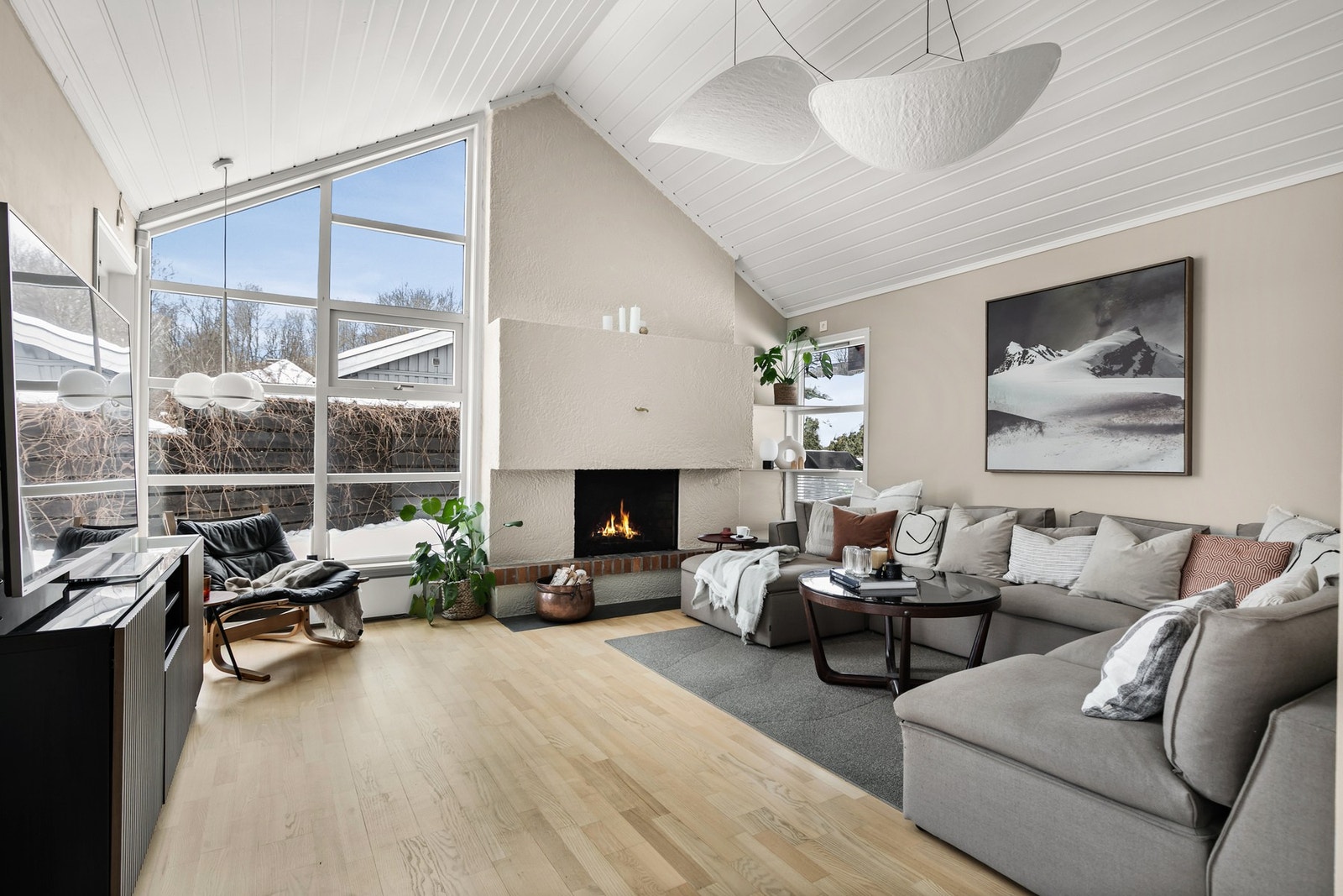 Stor, eiet tomt på 969 kvm med gode solforhold og luftig beliggenhet. Galleribilde