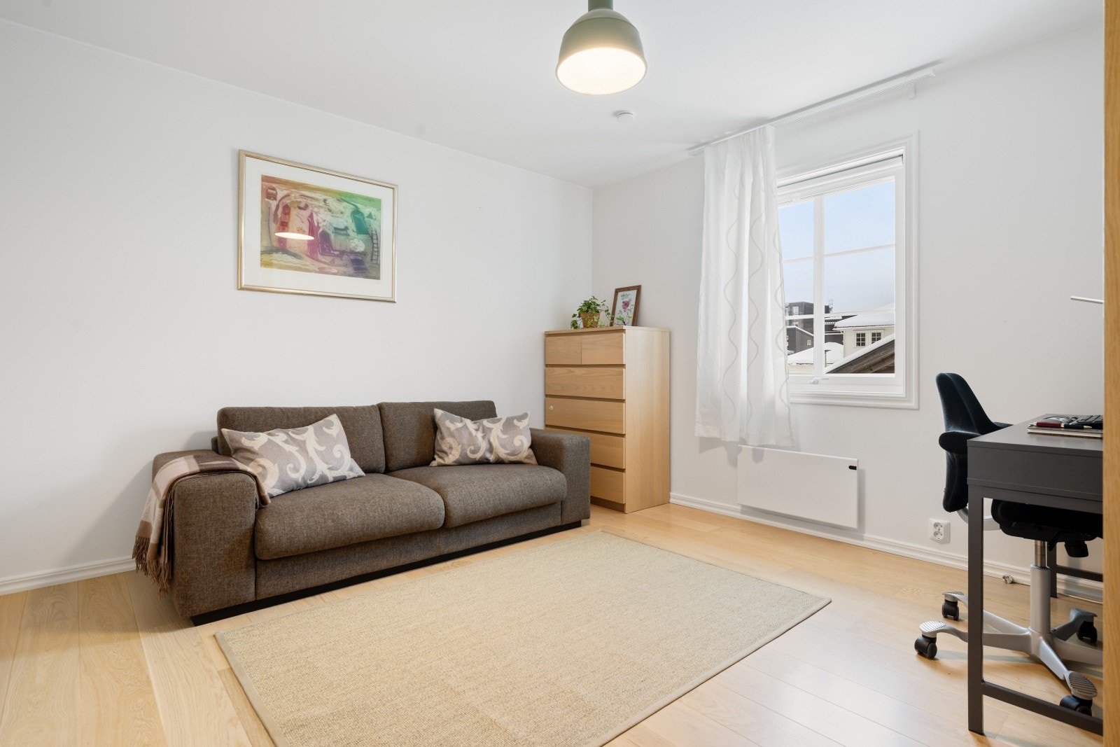 Det er totalt 4 gode og romslige soverom. Galleribilde