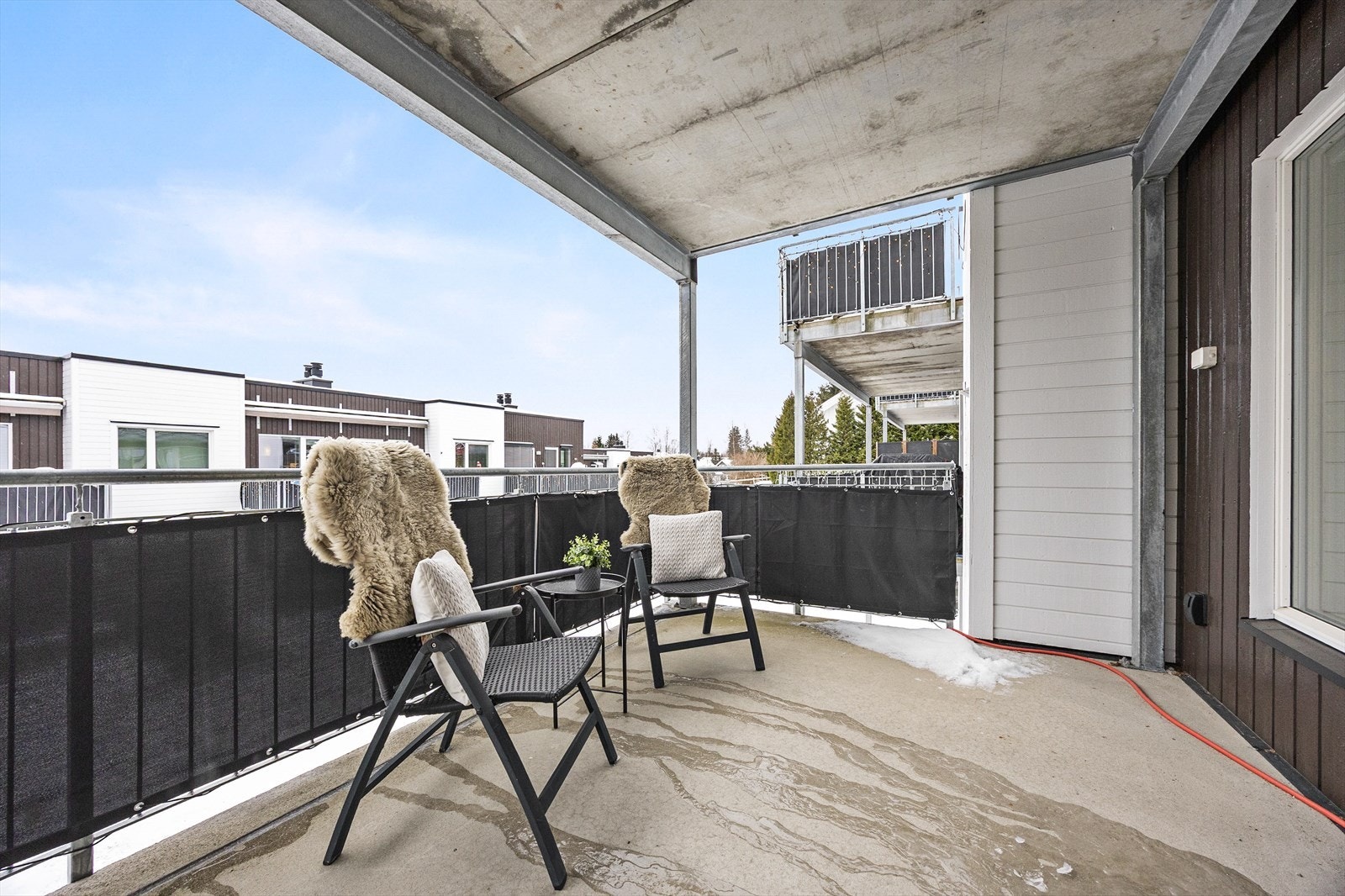 Her er det god plass til sittegruppe, beplantning og grill for de som ønsker det. Galleribilde