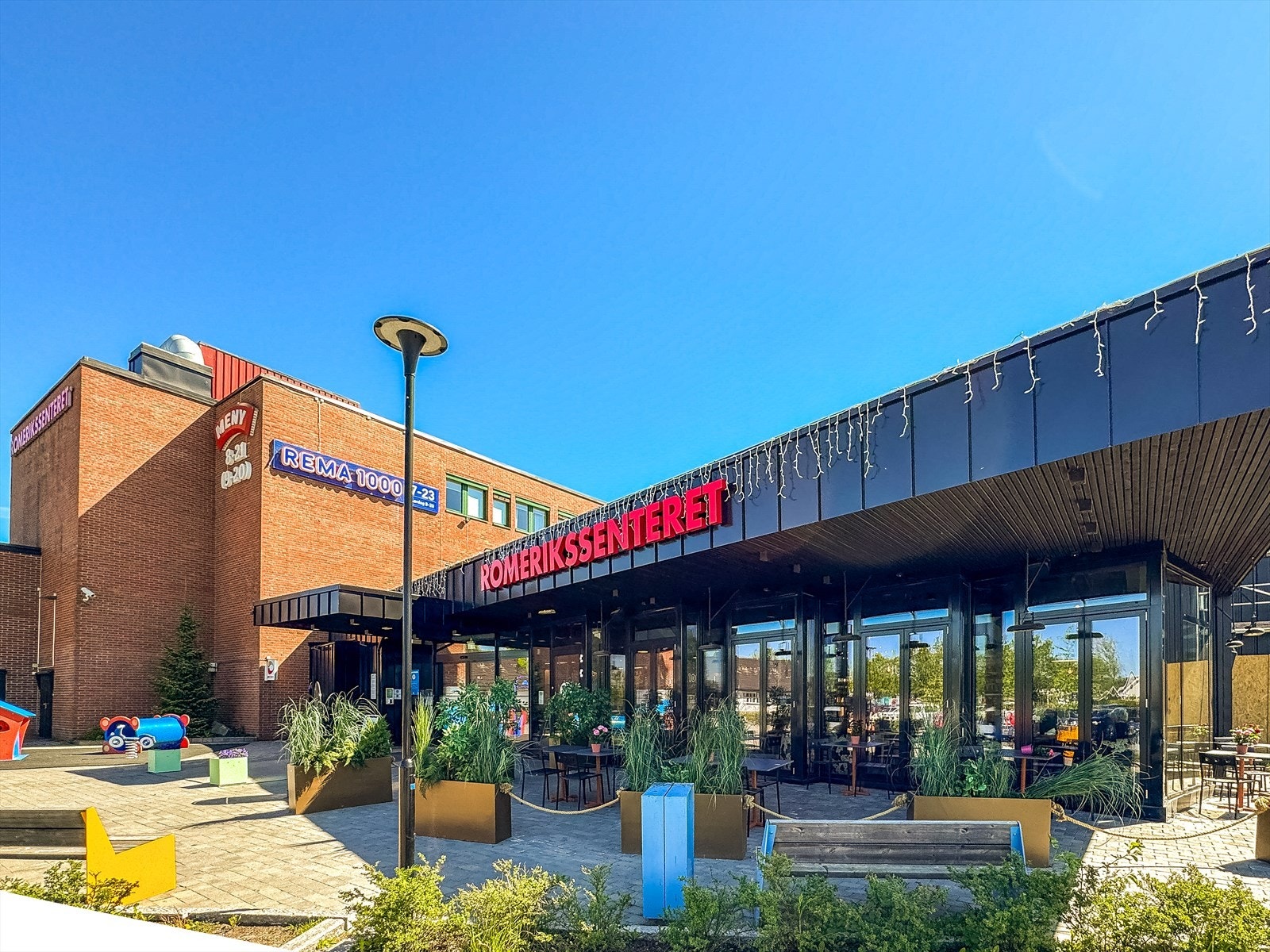 Det er kort vei til Romerikssenteret som har alt man trenger for en behagelig hverdag. Galleribilde