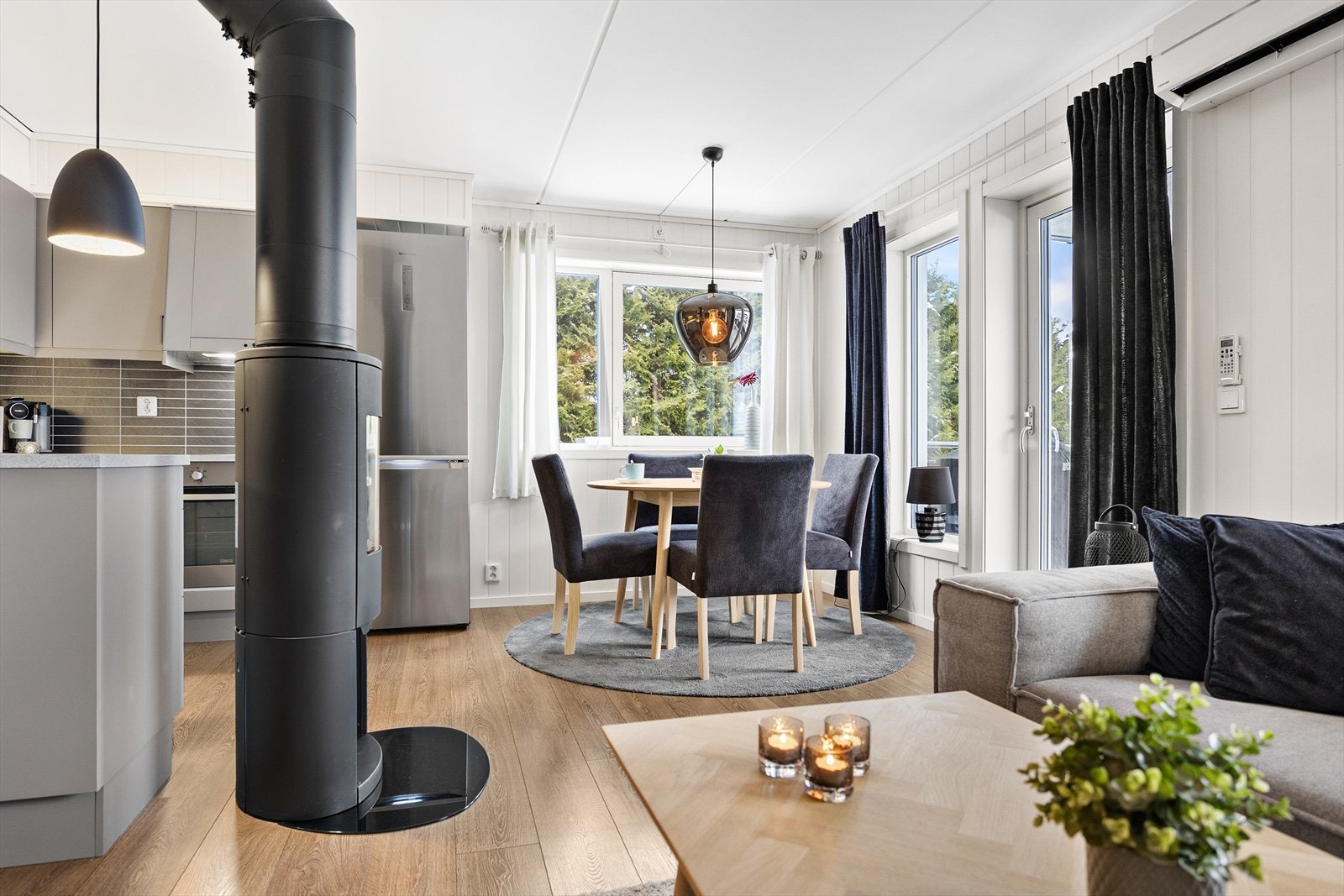 Den åpne løsningen gir fleksibilitet og flere innredningsmuligheter. Galleribilde