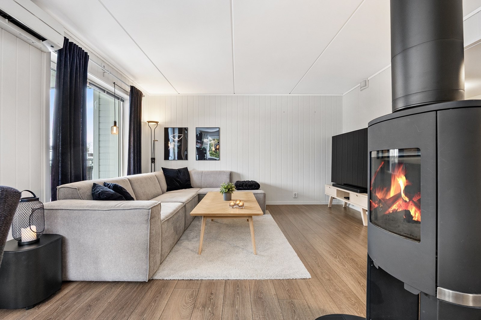 For effektiv oppvarming er det installert en varmepumpe av merket Toshiba. Galleribilde