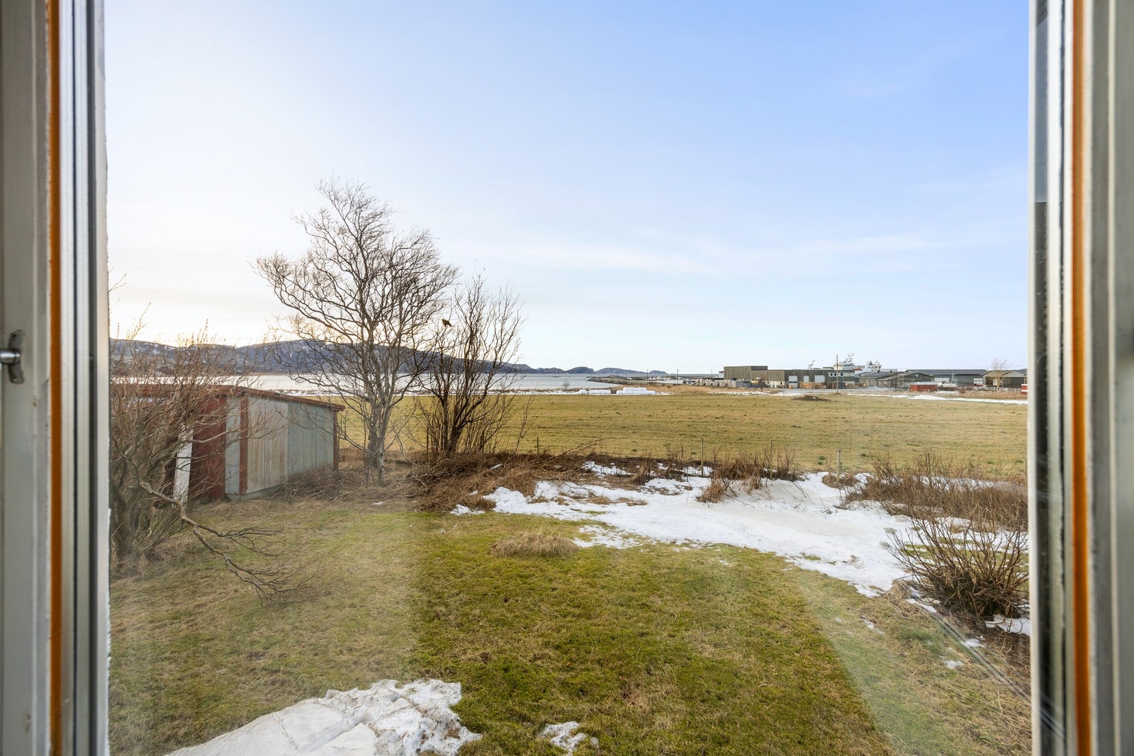 Utsikt fra stue. Galleribilde