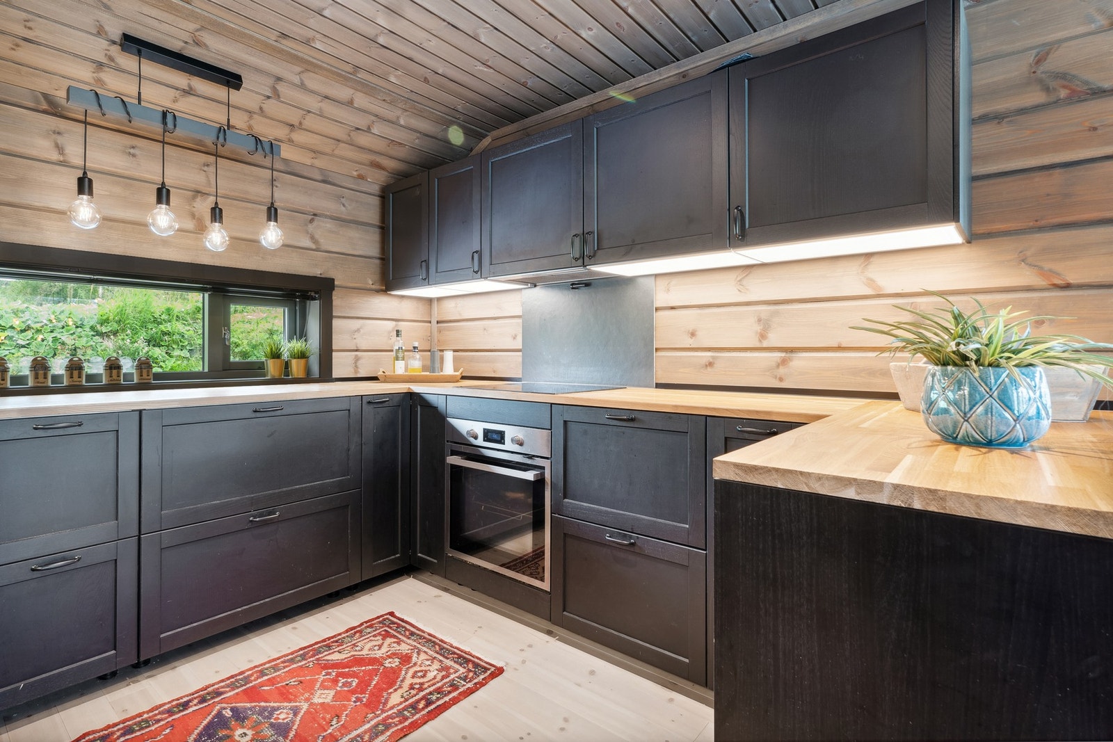 Kjøkkeninnredningen er fra IKEA. Galleribilde