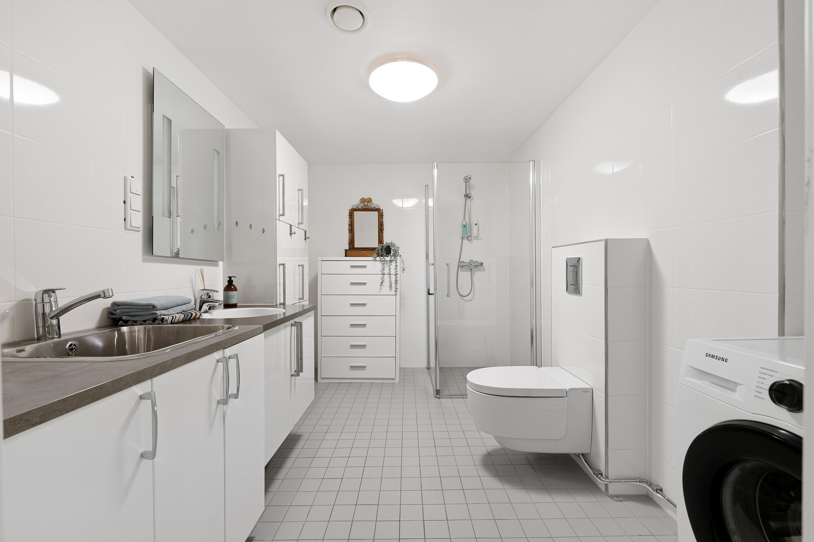 Lyst og romslig bad på 7,5 kvm. Galleribilde