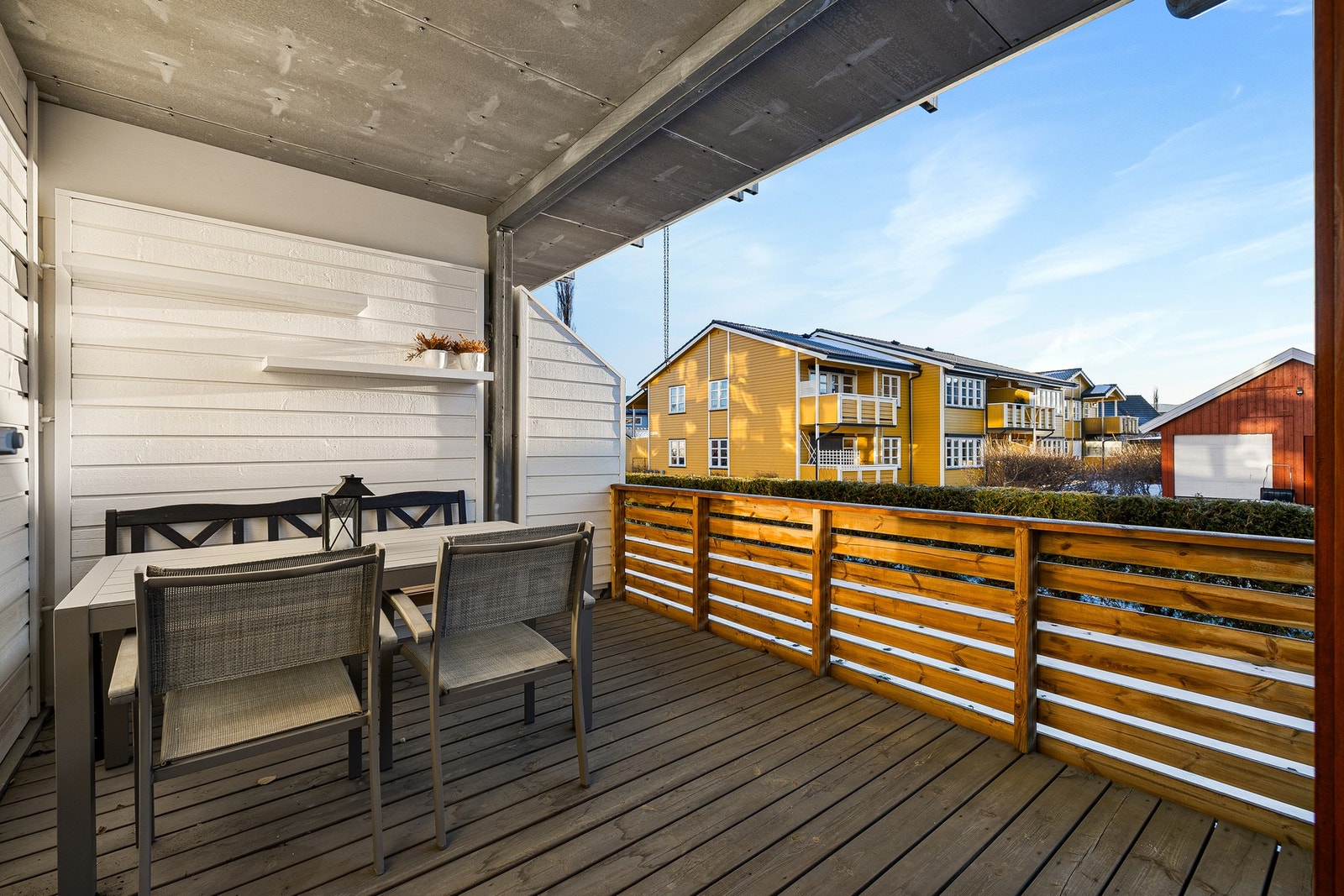 Rikelig med plass til å innrede terrassen etter eget ønske og behov. Galleribilde