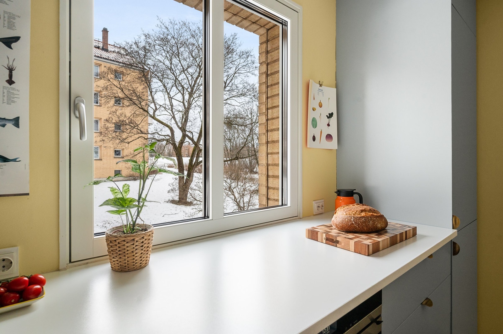 Den gode benkeplassen gjør matlagingen enkel. Galleribilde