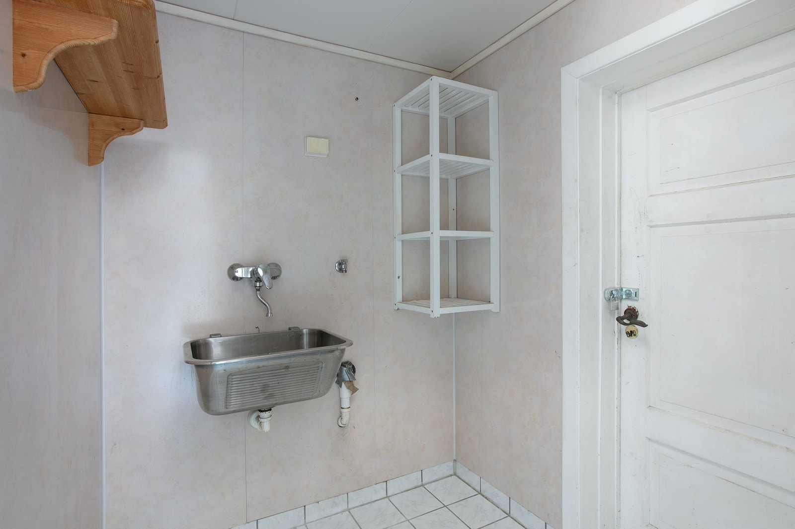 Fra bad er det inngang til vaskerom Galleribilde