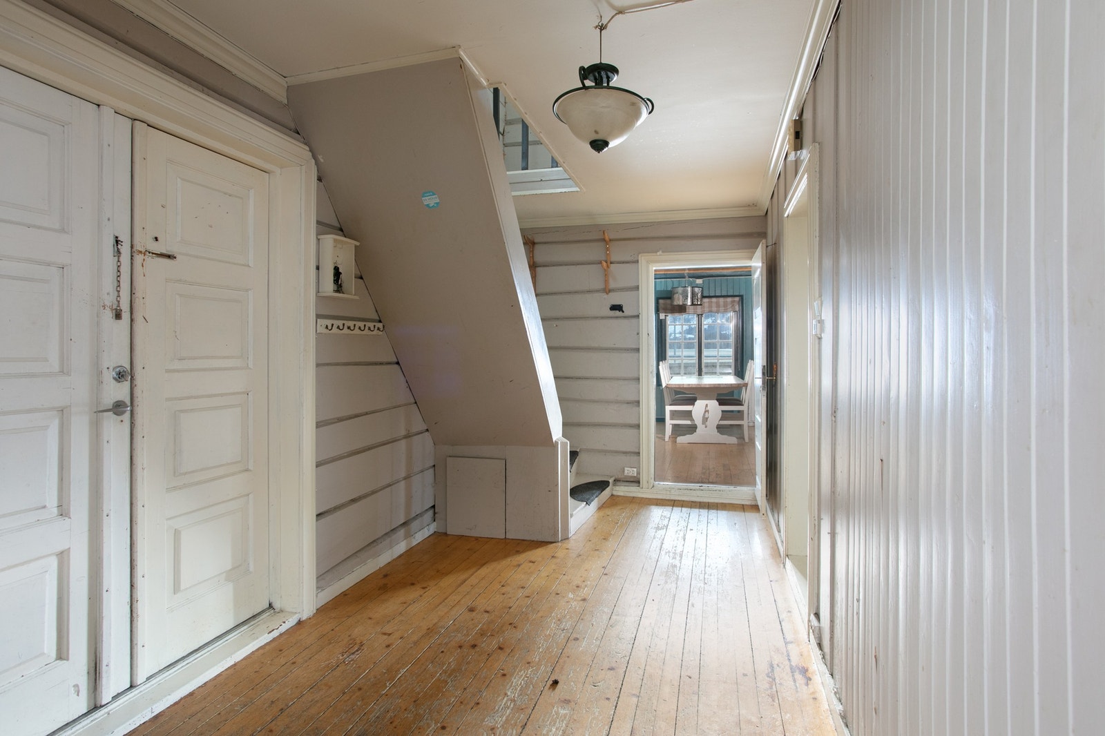 Gang med trapp til 2 etg Galleribilde