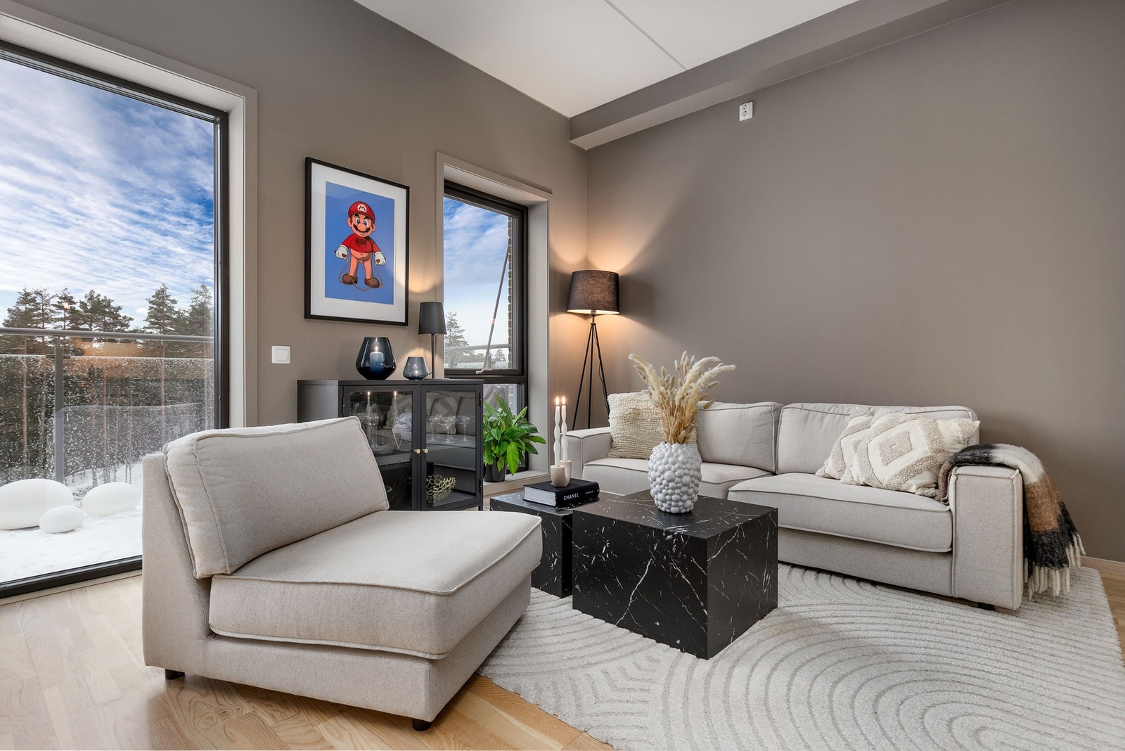 Inneholder bl.a. åpen stue- og kjøkkenløsning, to soverom, innvendig bod, bad og entrè/gang. Galleribilde