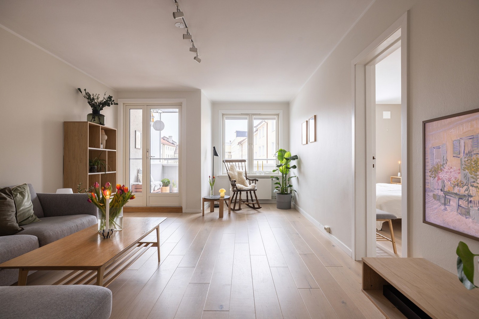 Dette er en innbydende 3-roms med enkel heis-adkomst, kjøkken og bad fra 2017 og vinduer fra 2013. Galleribilde