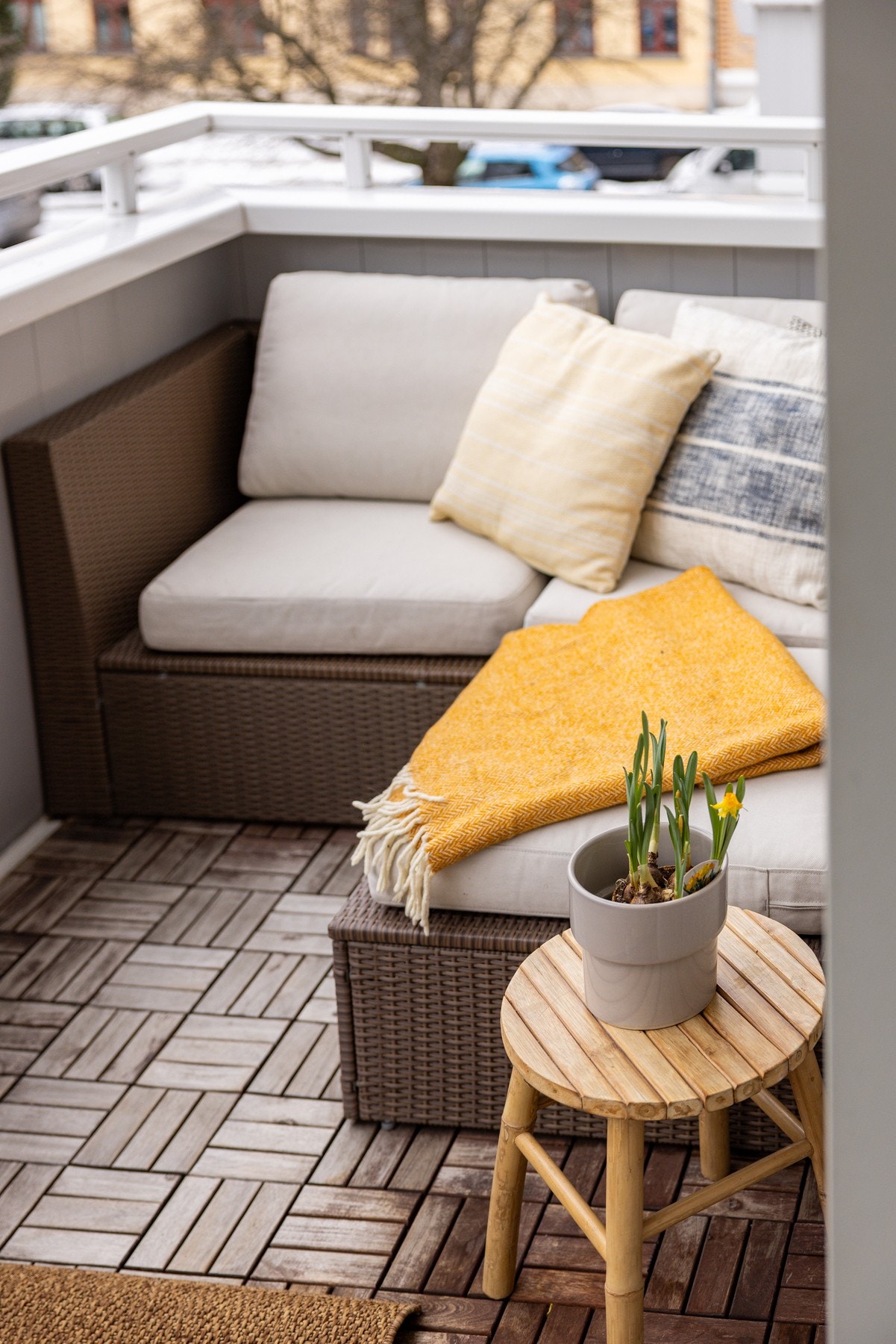 Balkongen har plass til utemøbler og gass- og elektrisk grill er tillatt. Galleribilde