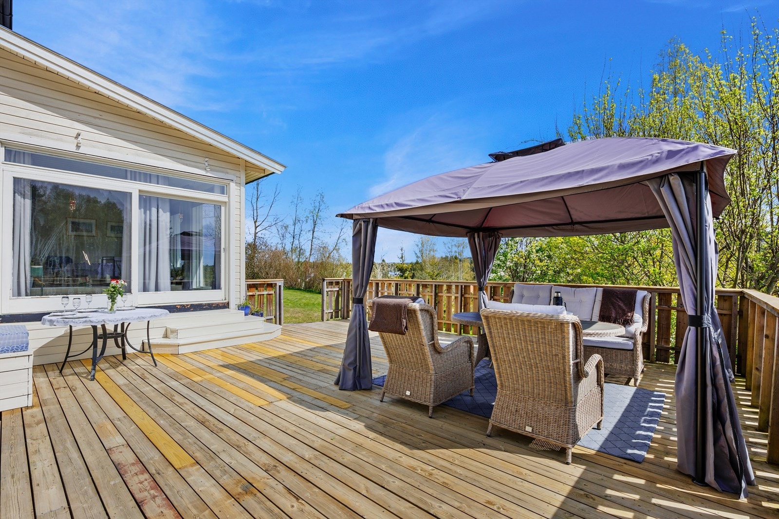 Boligen har en romslig terrasse på hele 59m² med god plass til å innrede i forskjellige soner. Galleribilde