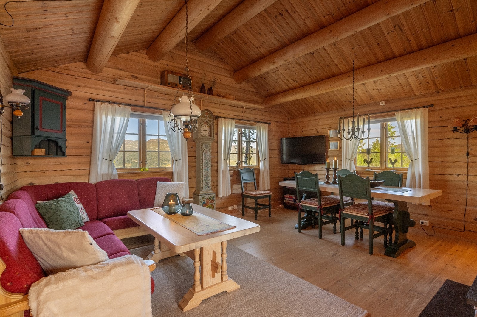 Himlingen er mønet, med synlige åser og vakkert trepanel Galleribilde