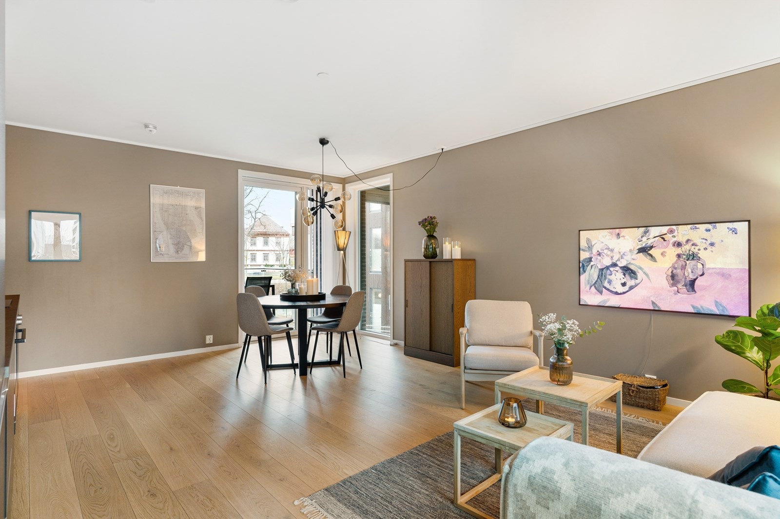 Leiligheten er del av et ettertraktet sameie med særdeles populær beliggenhet på Lade. Her selges det sjeldent leiligheter av denne typen. Galleribilde