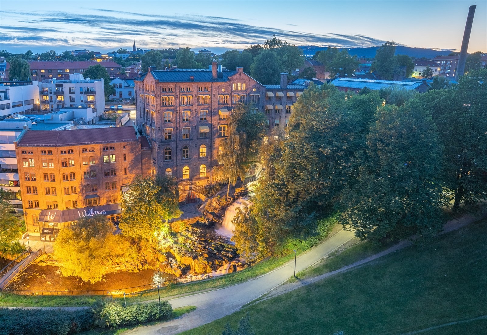 Du bor flott til like grønne omgivelser og idylliske Akerselva. Galleribilde