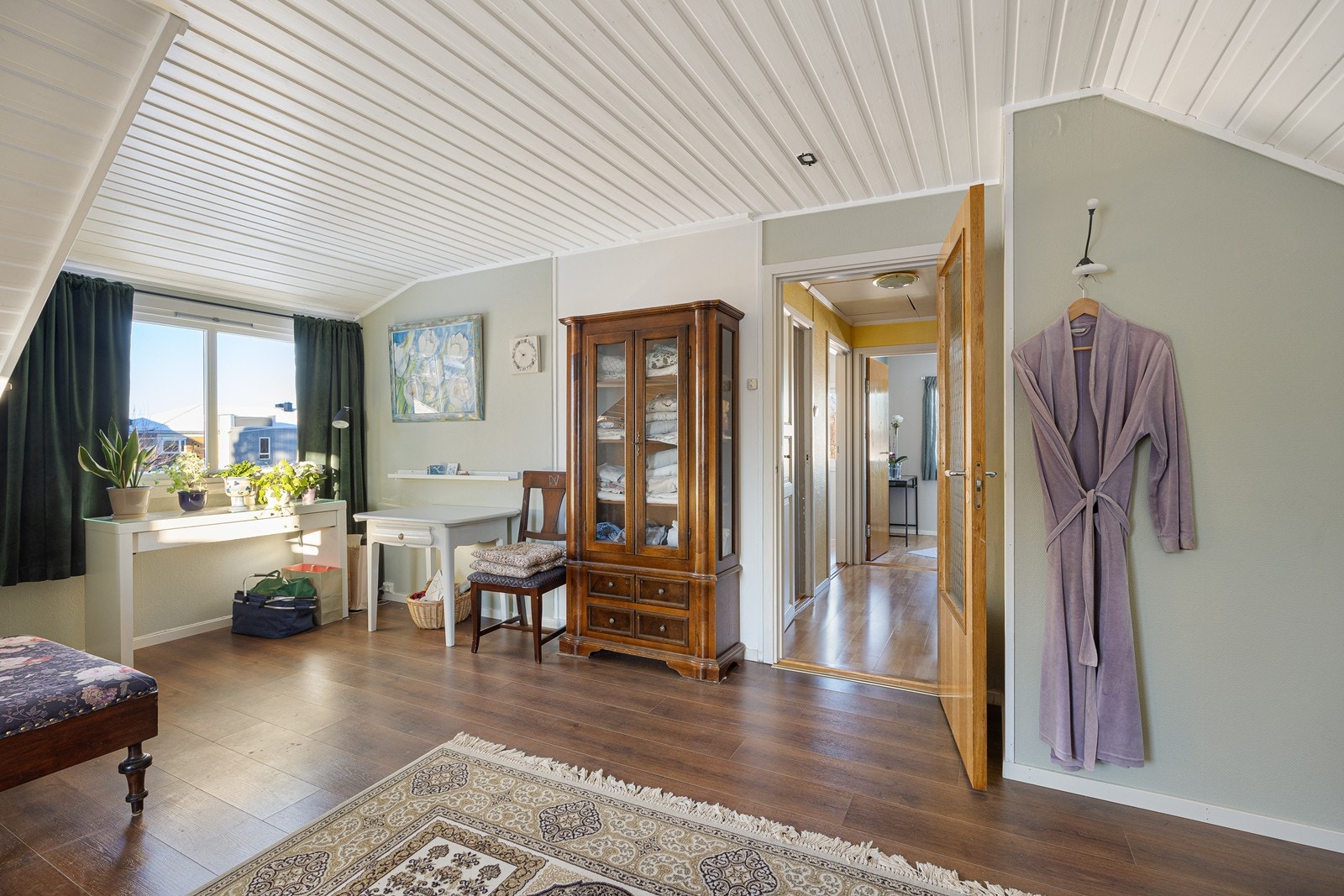 Fra dette rommet er det også utgang til egen luftebalkong. Galleribilde