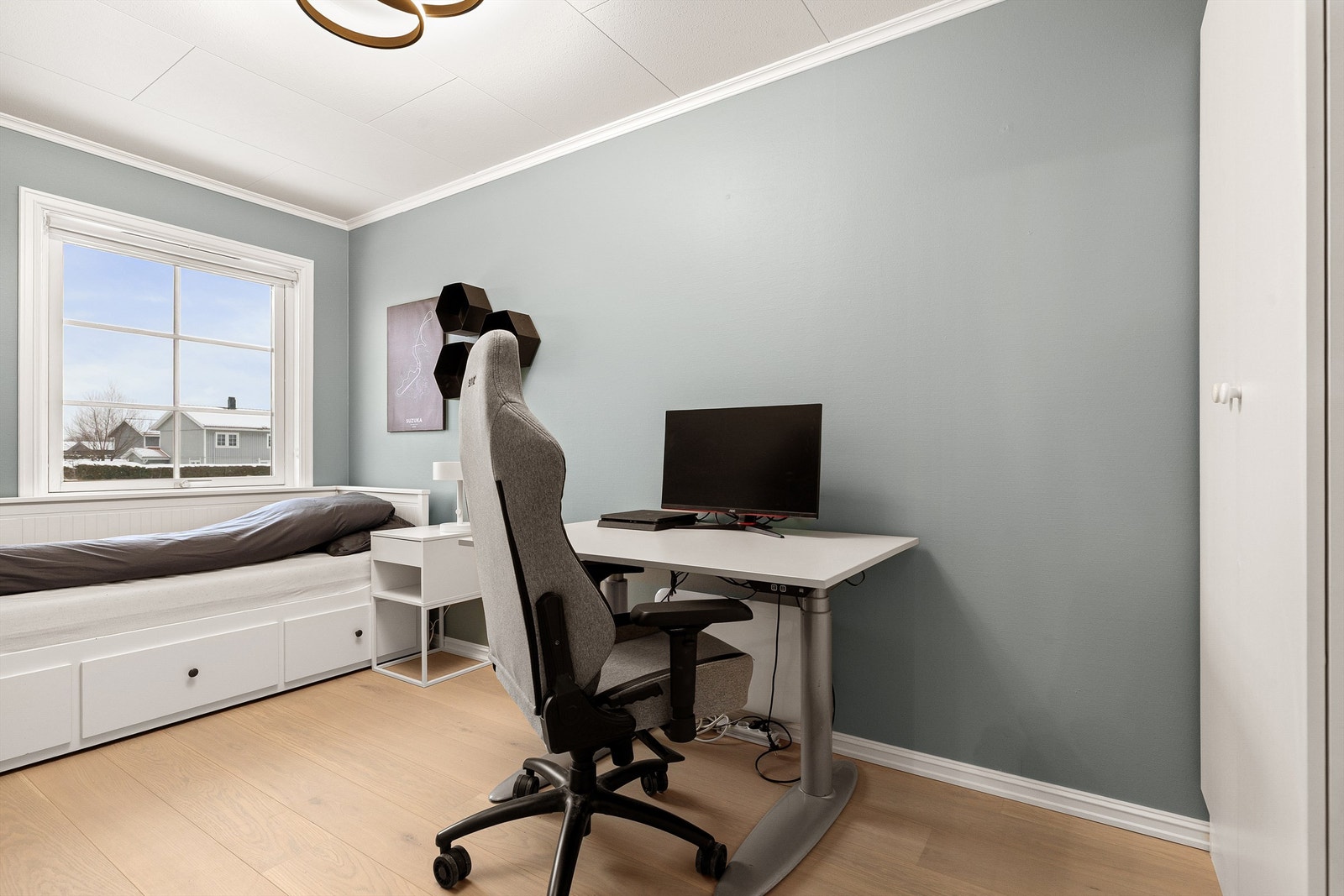 Soverom med plass til dobbeltseng Galleribilde