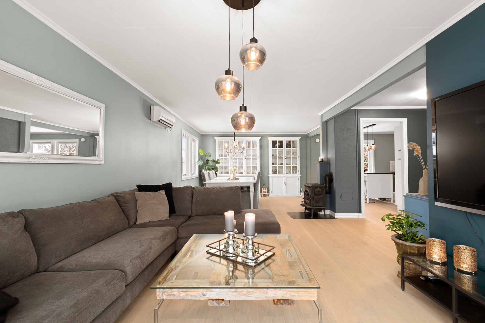 Romslig og innholdsrik enebolig sentralt på Spikkestad Galleribilde