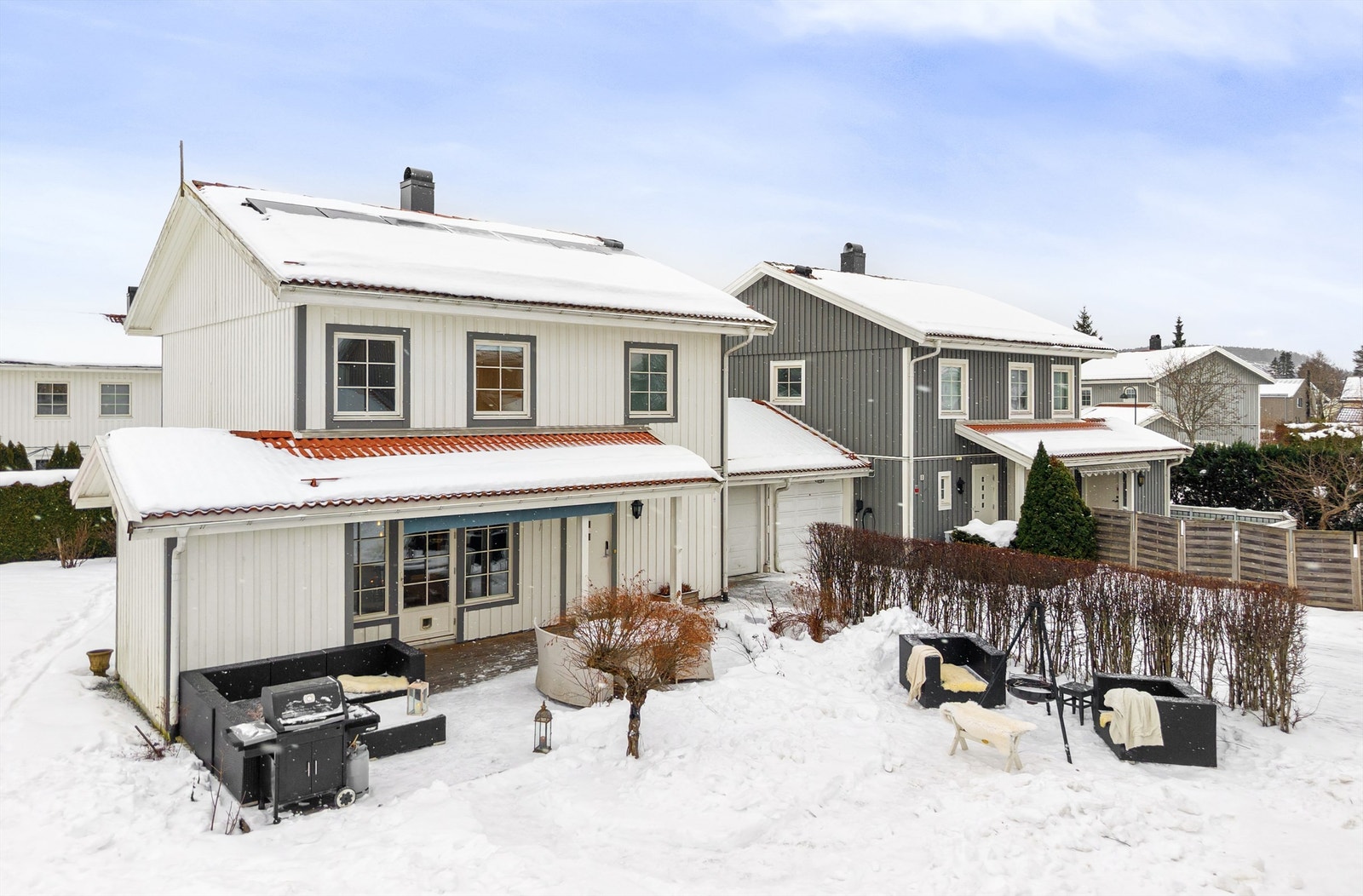 Pent opparbeidet uteområde/hage Galleribilde