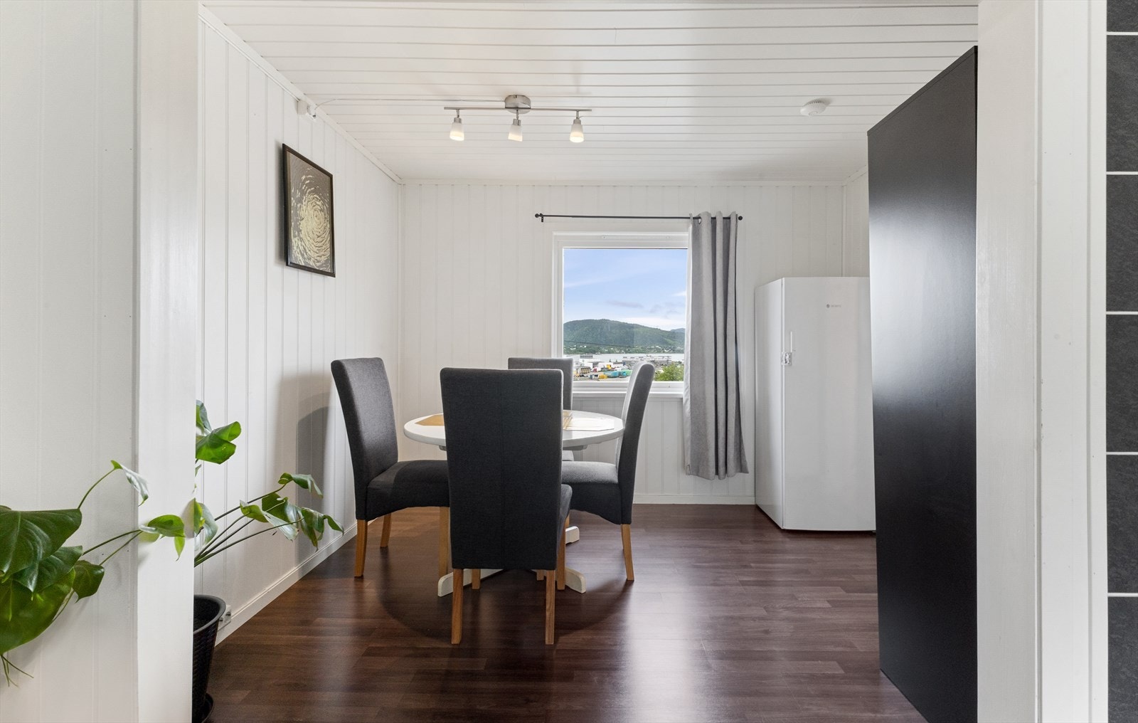 Spisestue. Galleribilde