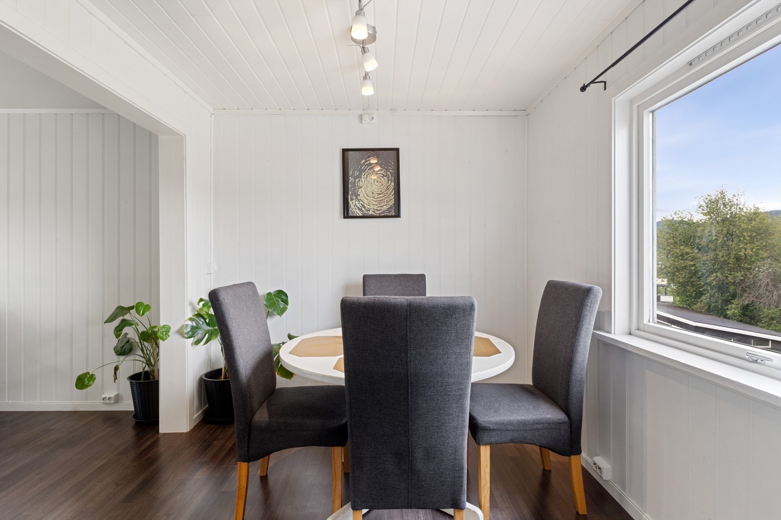 Spisestue. Galleribilde