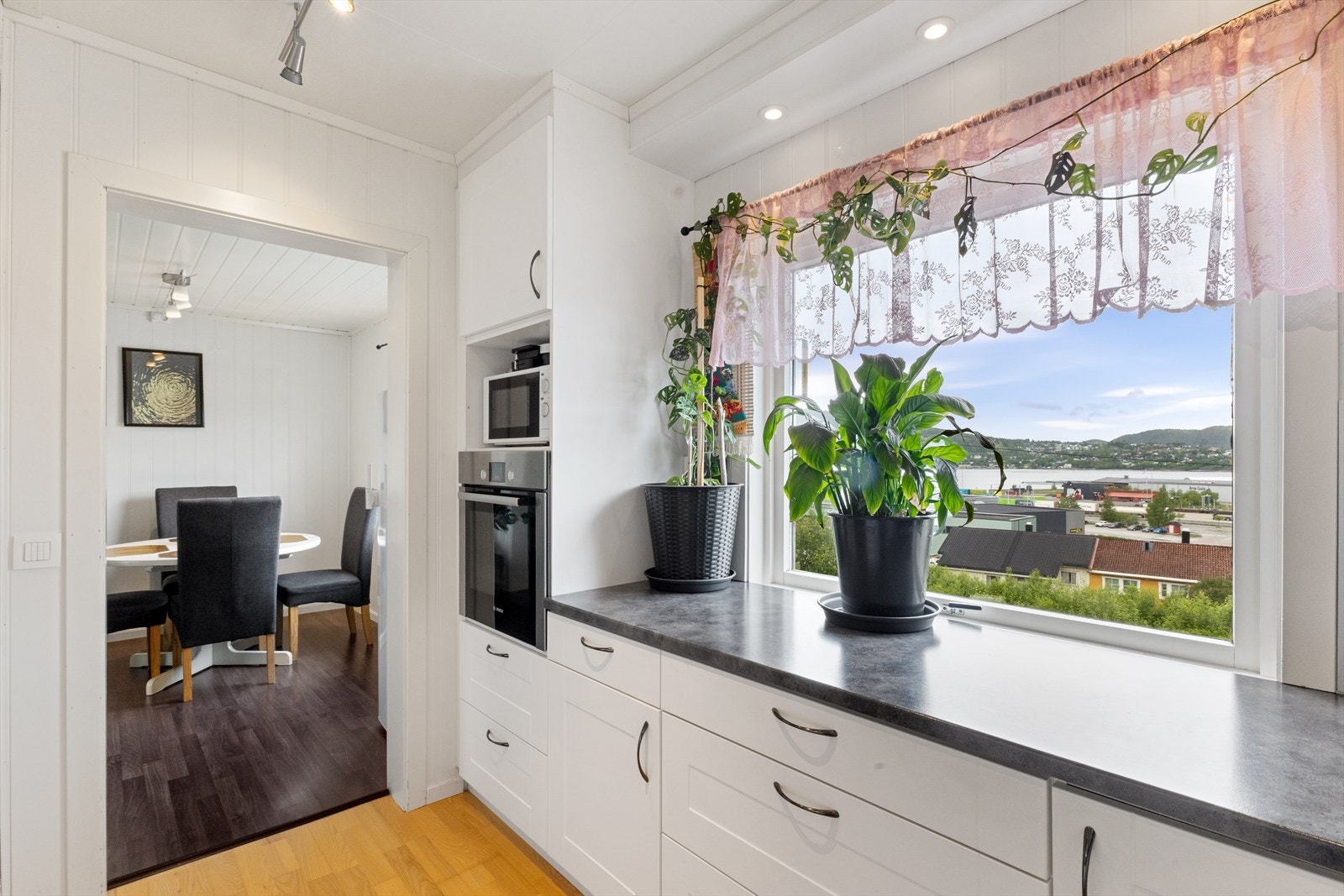 Havutsikt fra kjøkkenet også. Galleribilde