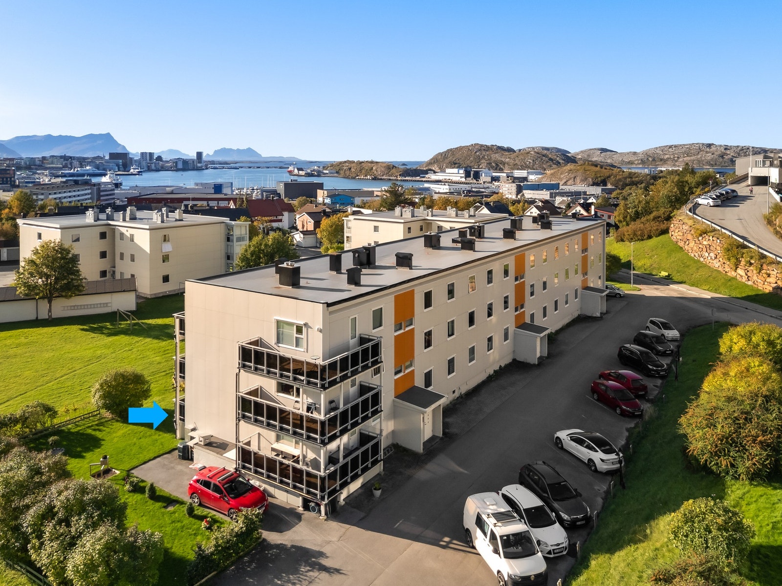 Her bor man sentralt i Rønvika med kort vei til sentrum, butikker, turterreng m.m. Galleribilde