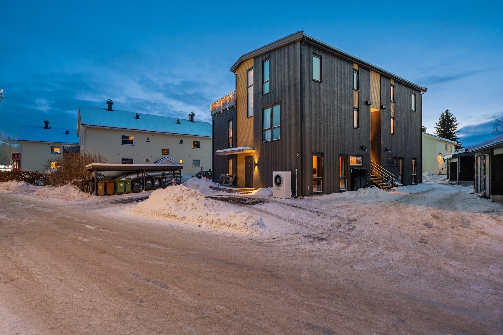 Moderne og velholdt bygg fra 2021 - pent opparbeidede fellesarealer i et rolig og etablert boligområde. Galleribilde