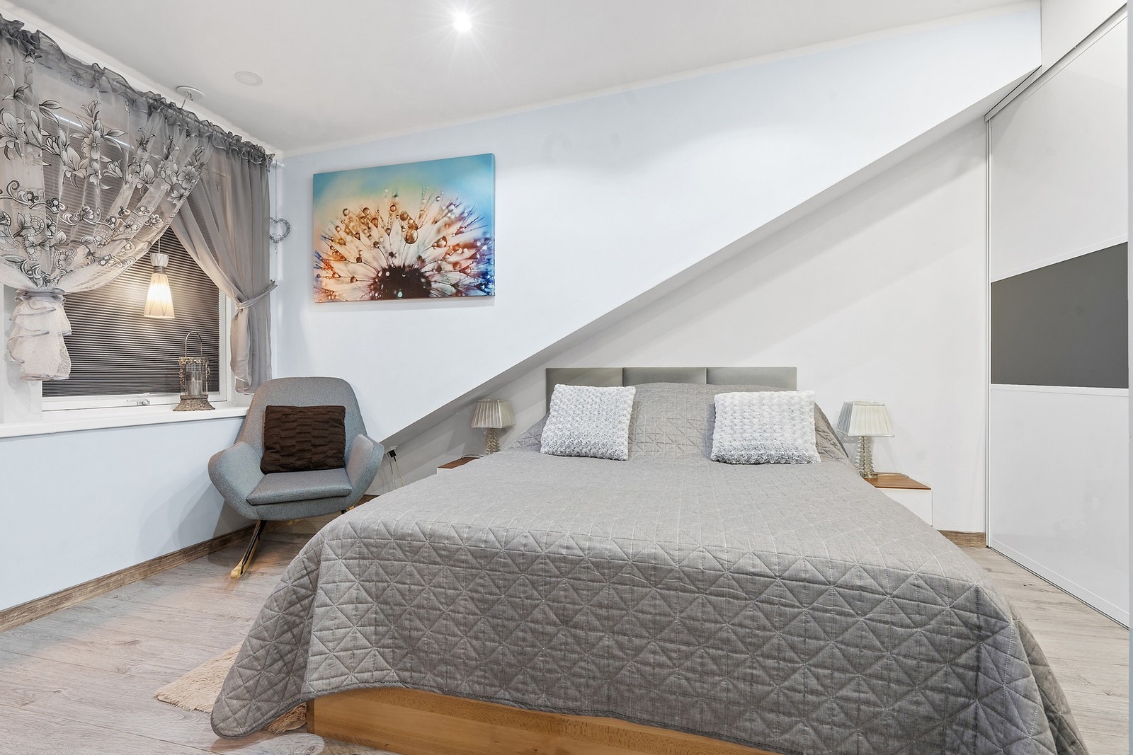 Soverom på loft Galleribilde