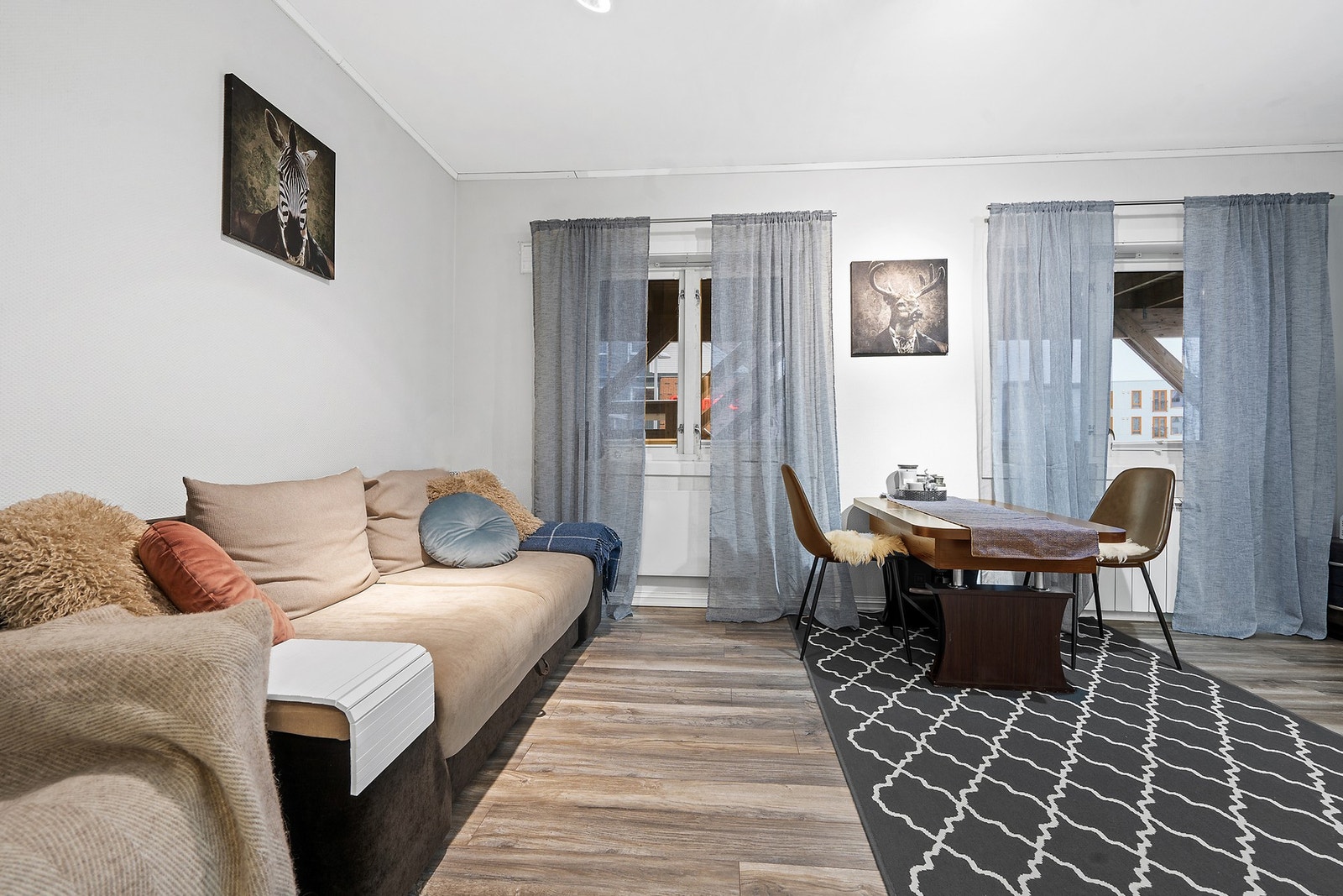 Utleiedel - Stuen Galleribilde