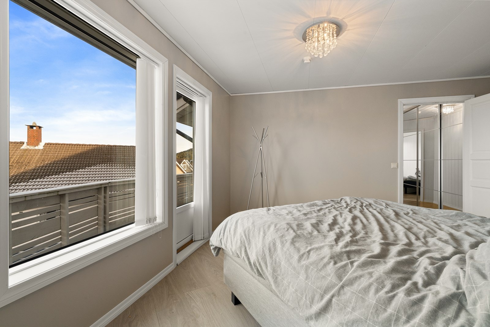 Rommet er malt i behagelige og tidløse fargetoner Galleribilde