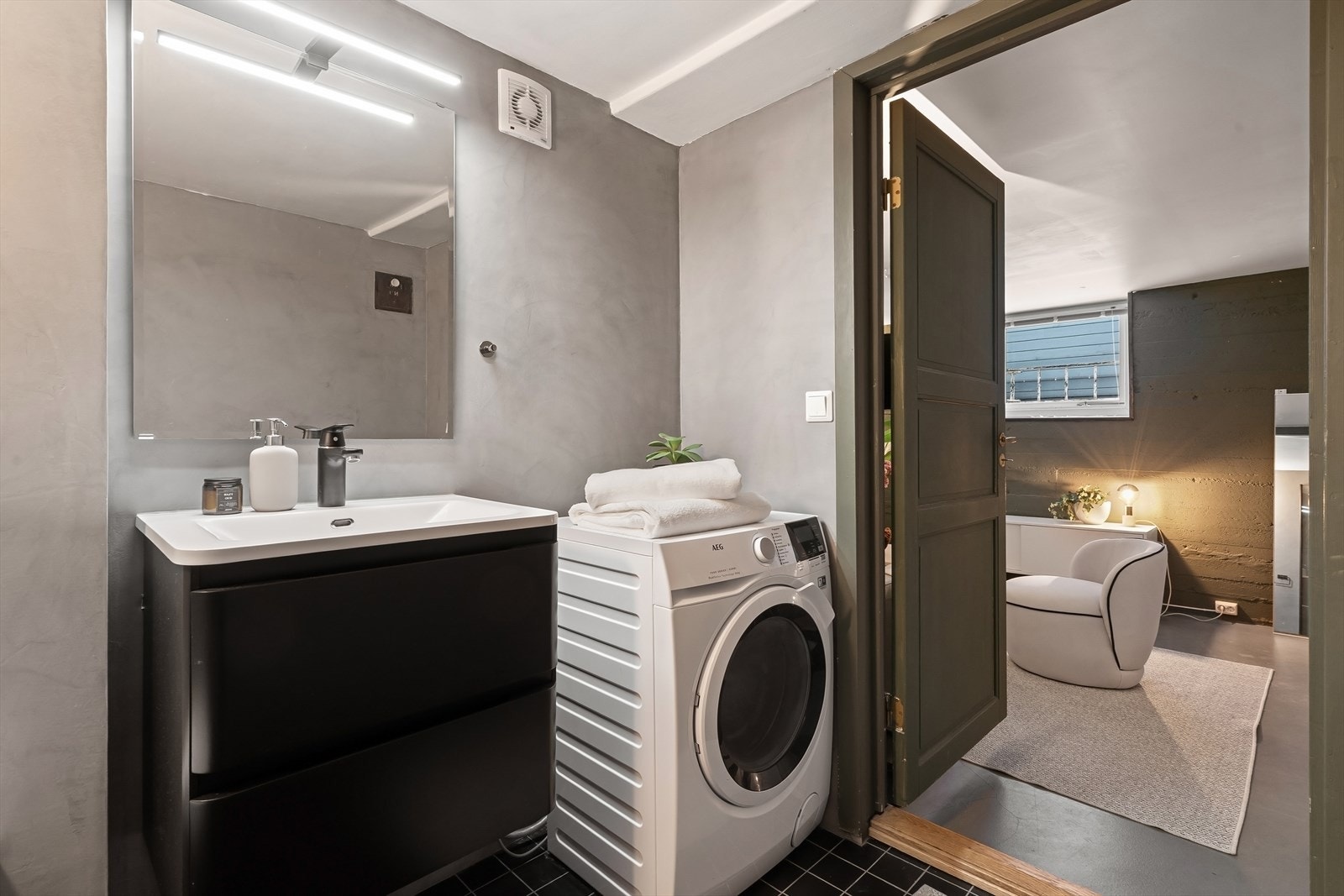 Bad med opplegg til vaskemaskin i kjeller Galleribilde