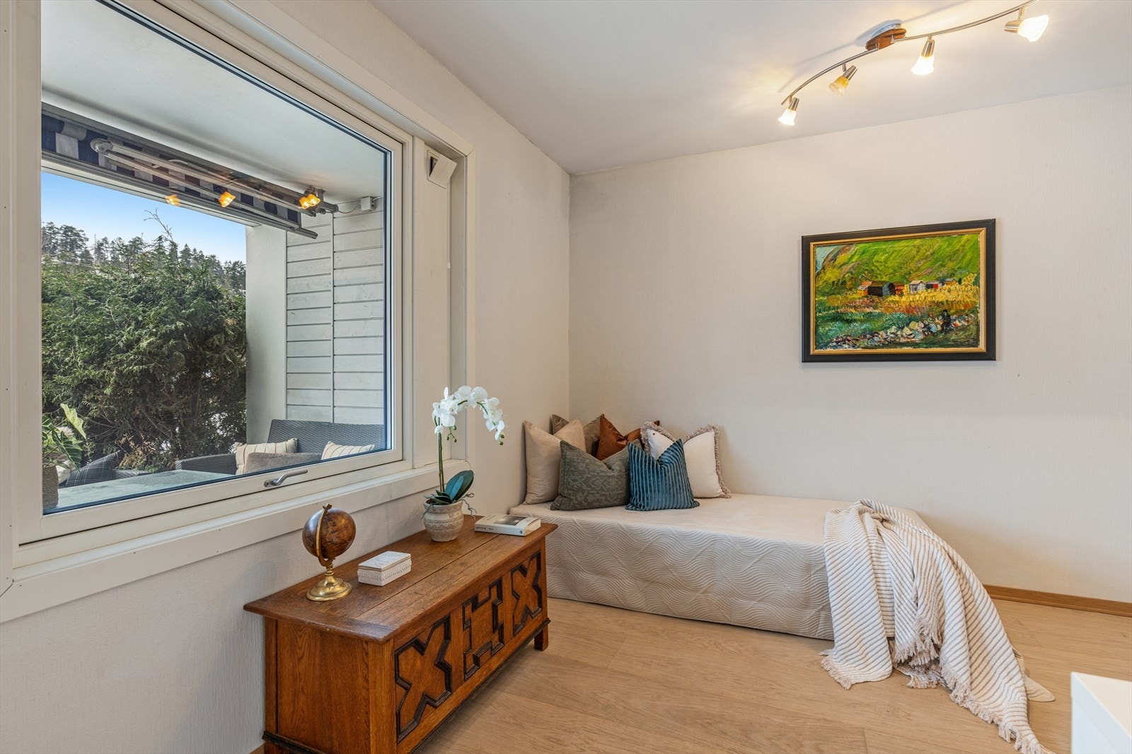 Soverom to med adkomst fra stue. Galleribilde