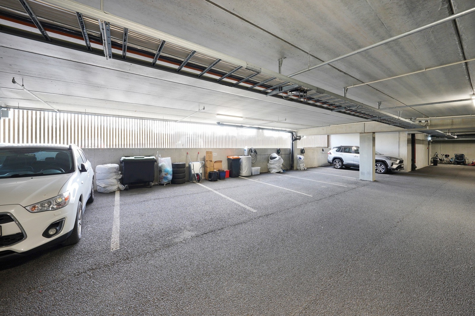 Leiligheten har egen parkeringsplass. Galleribilde