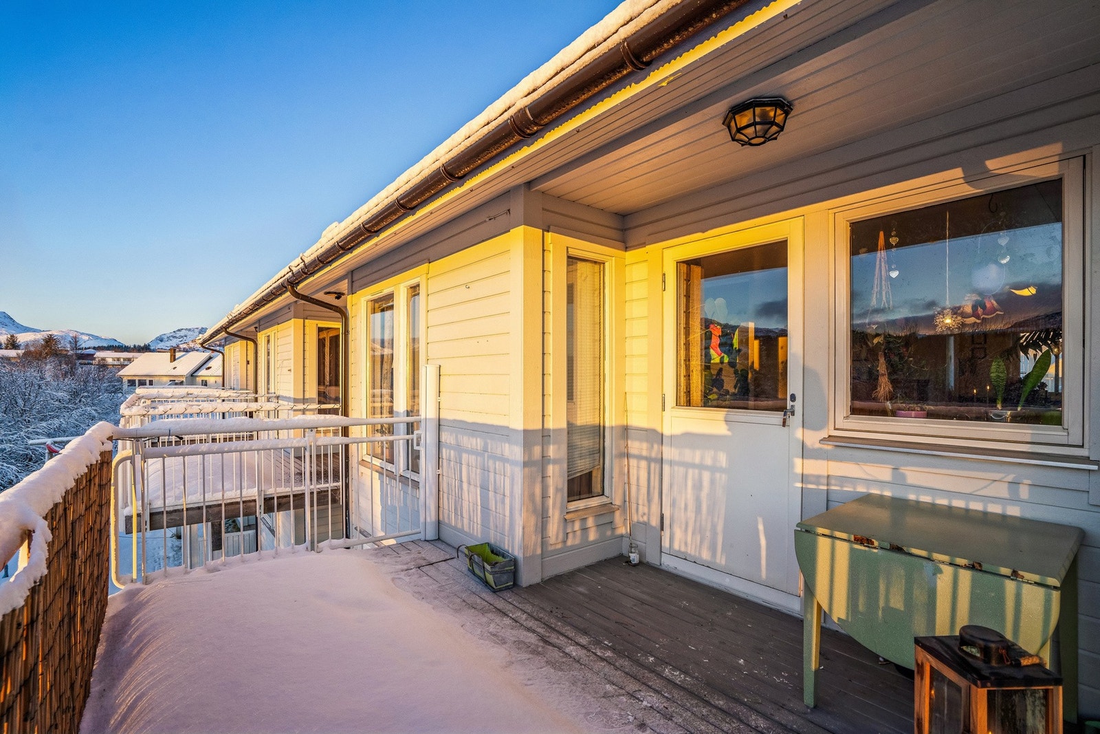 Fra stuen er det også utgang til en trivelig terrasse. Galleribilde