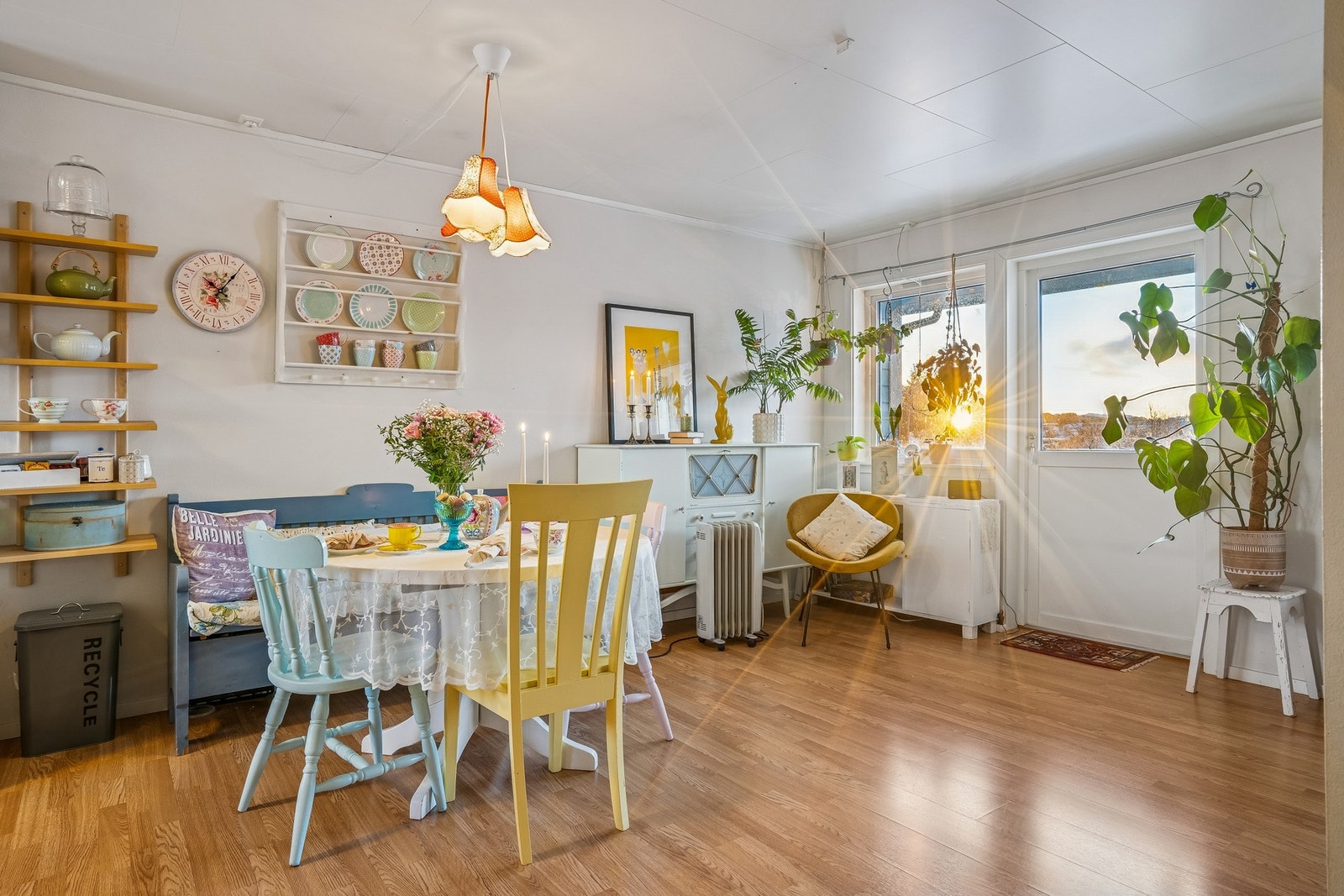 Fra stuen er det også utgang til terrasse. Galleribilde