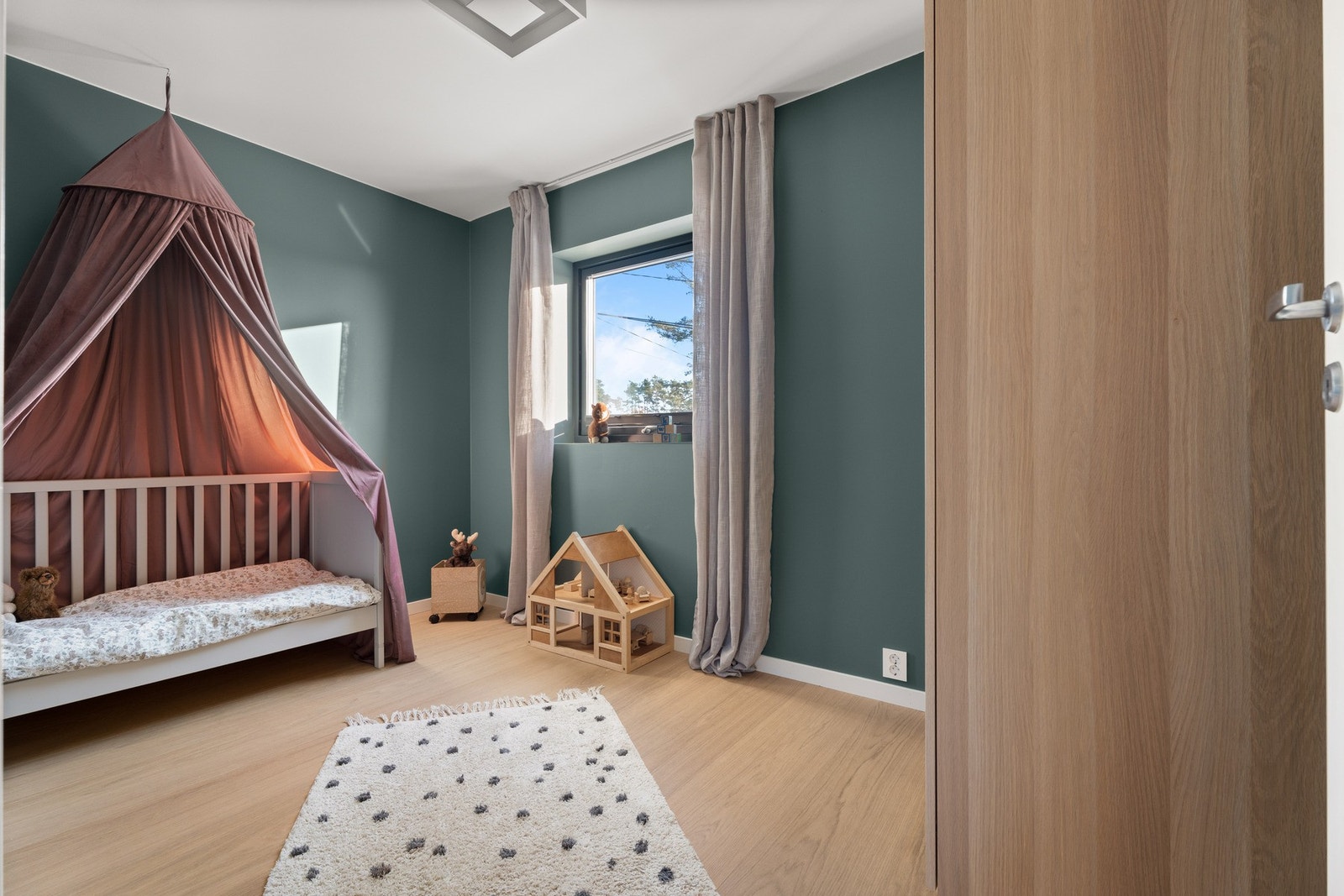 Barnerommene er begge på ca 8 kvadrat. Galleribilde