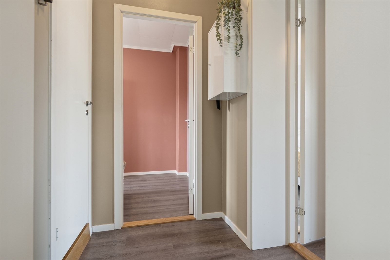 Trivelig entrè som ønsker deg velkommen inn. Galleribilde