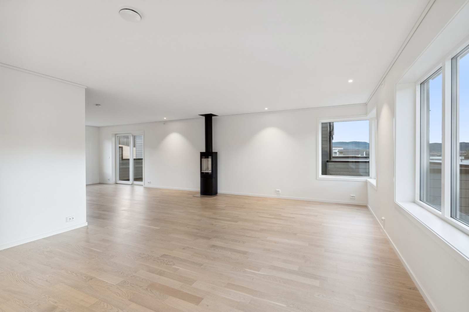 Boligen er på 3 plan med gode planløsninger og godt utnyttet areal. Galleribilde