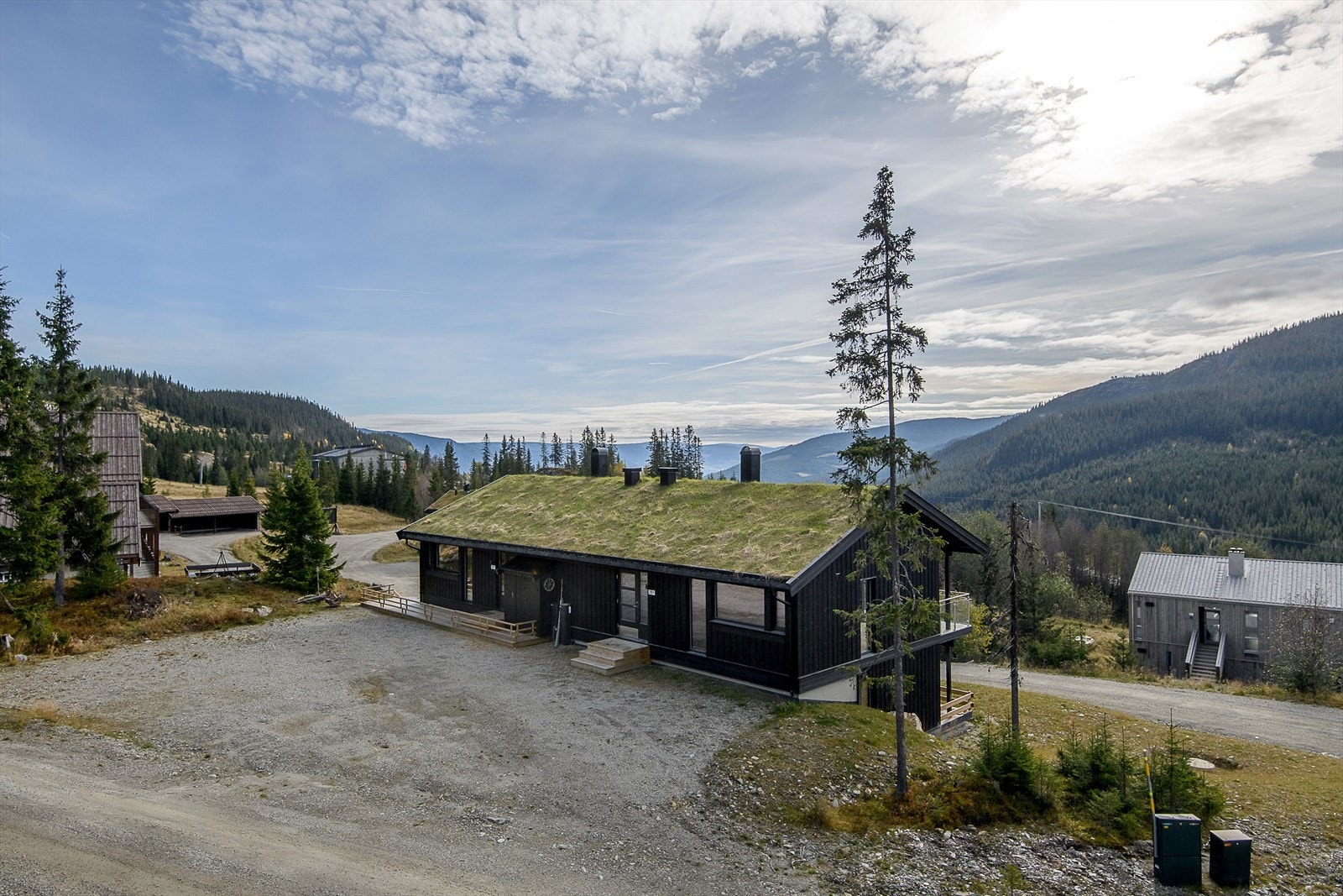 Bildeserien er illustrasjonsbilder fra Segelstadseterlia 10B. Planløsning på leiligheten er lik, med unntak av inngangsparti. 10B har inngang i u.etg. Galleribilde