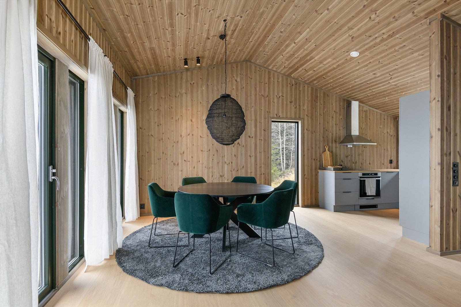 Hyggelig og sosialt oppholdsrom med god atmosfære. Galleribilde