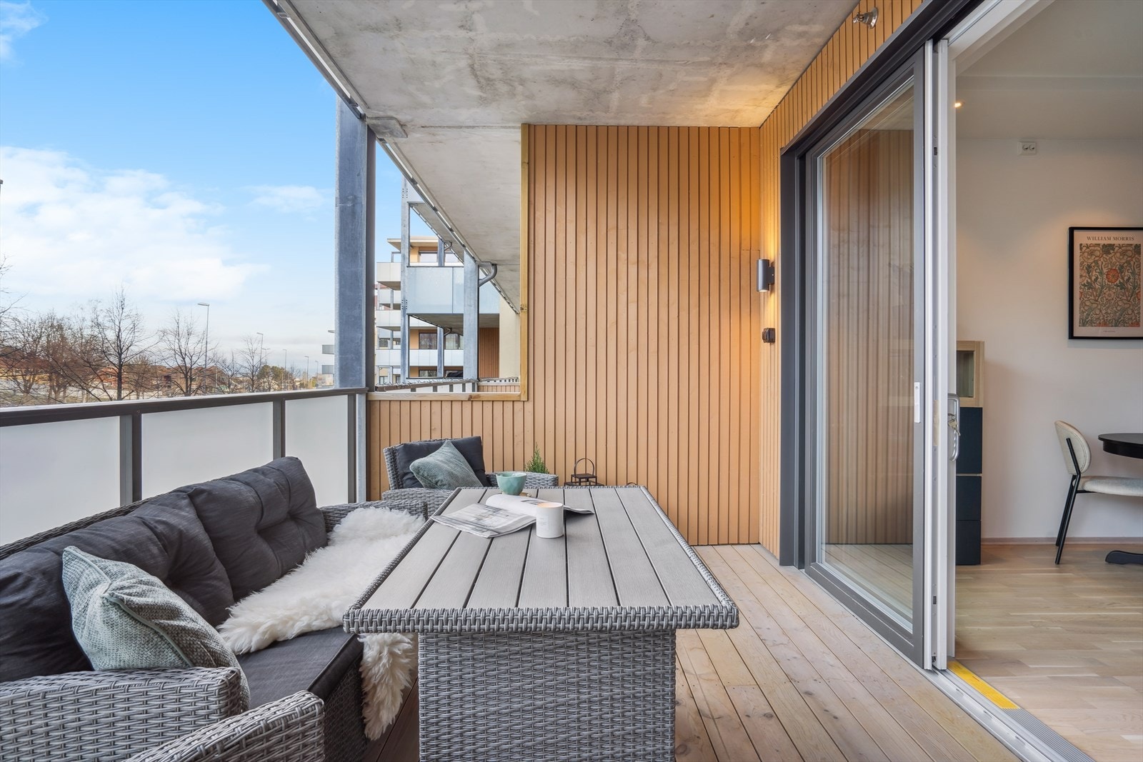 Utestikk og belysning er montert på balkongen. Galleribilde