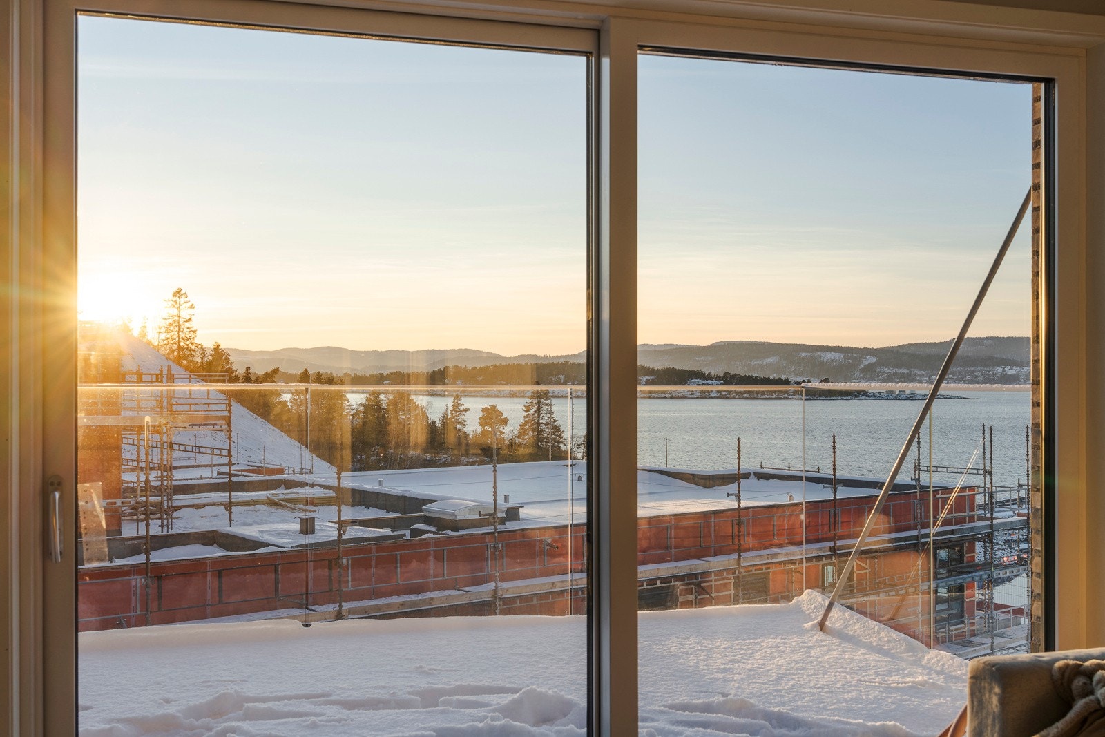 Nydelige solforhold inn i leiligheten også på vinteren. Bildet er tatt i starten av januar. Galleribilde