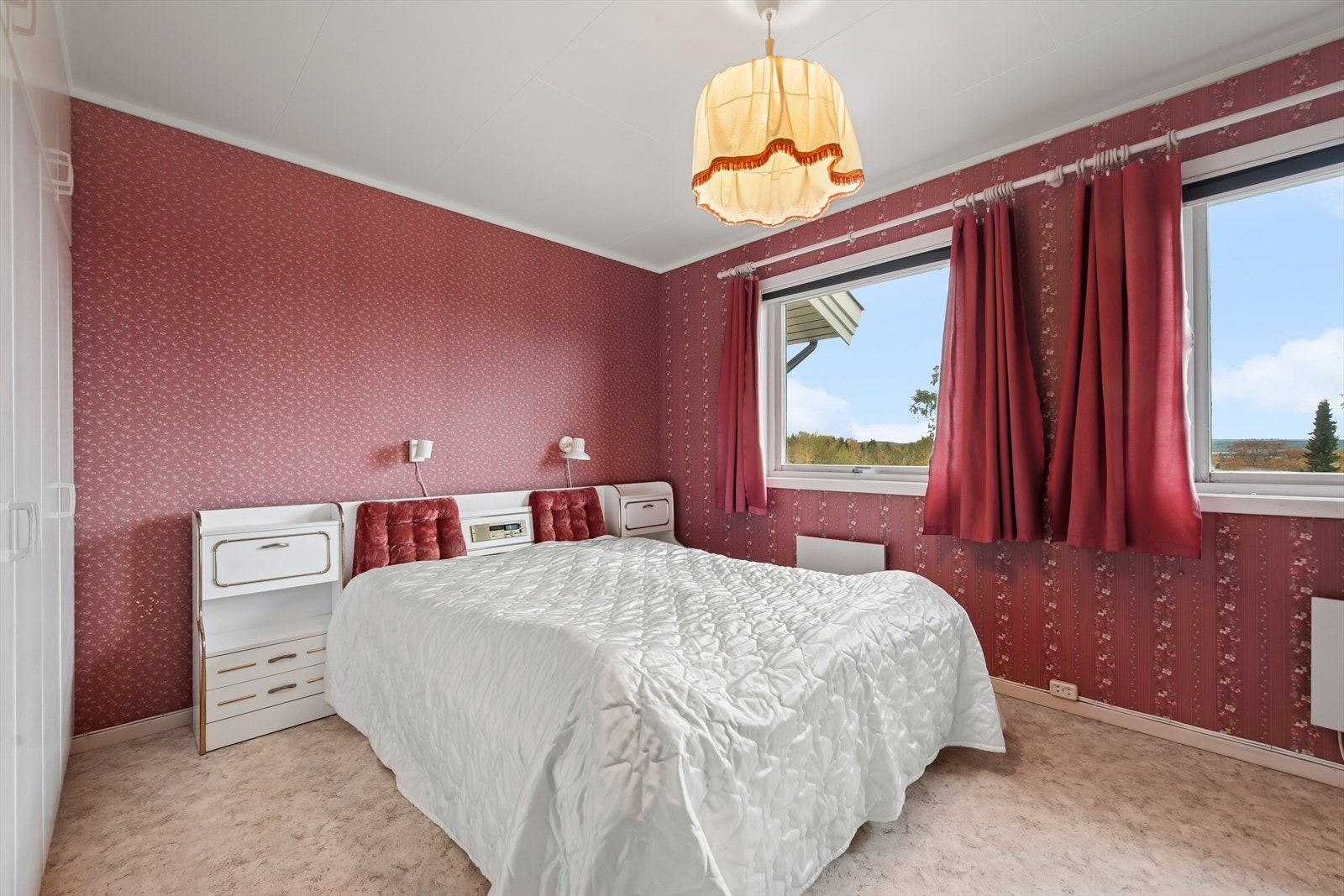 Boligen har tre godkjente soverom, praktisk plassert i samme etasje. Galleribilde