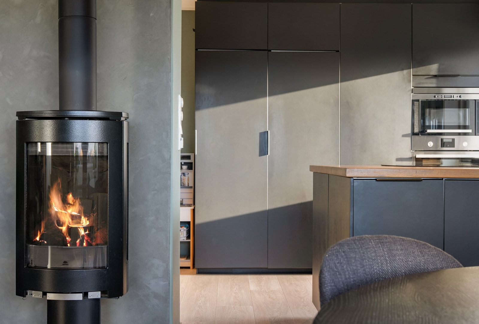 Peisovnen er ny i 2021 og gir synlig flammebilde i flere retninger. Galleribilde