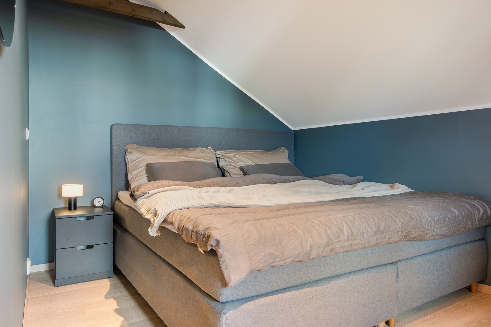 Soverom nor/vest. Galleribilde