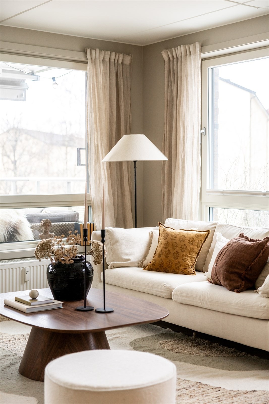 Leiligheten oppvarmes med radiatorer tilknyttet vannbåren varme. Galleribilde