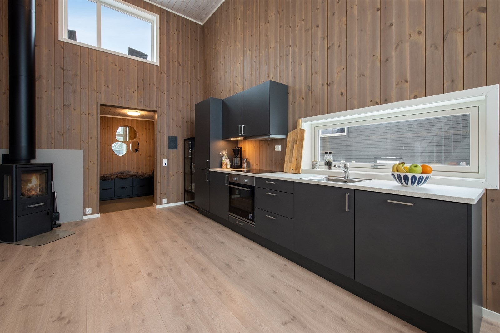 Vedovn i tillegg til varmekabler bidrar med jevn varme og hygge på de kalde dagene. Galleribilde